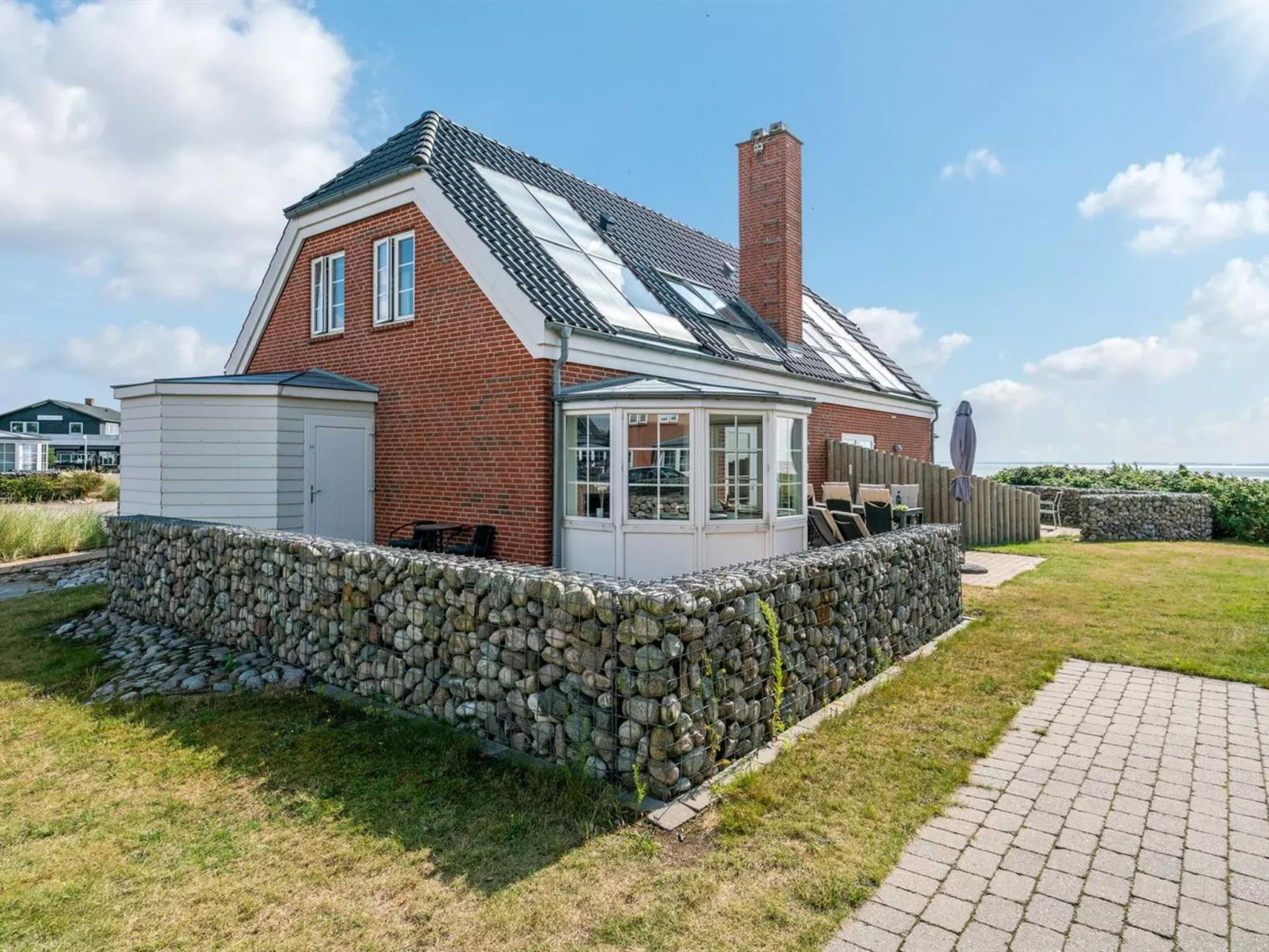 "Langsom" - 100m from the sea-Buiten