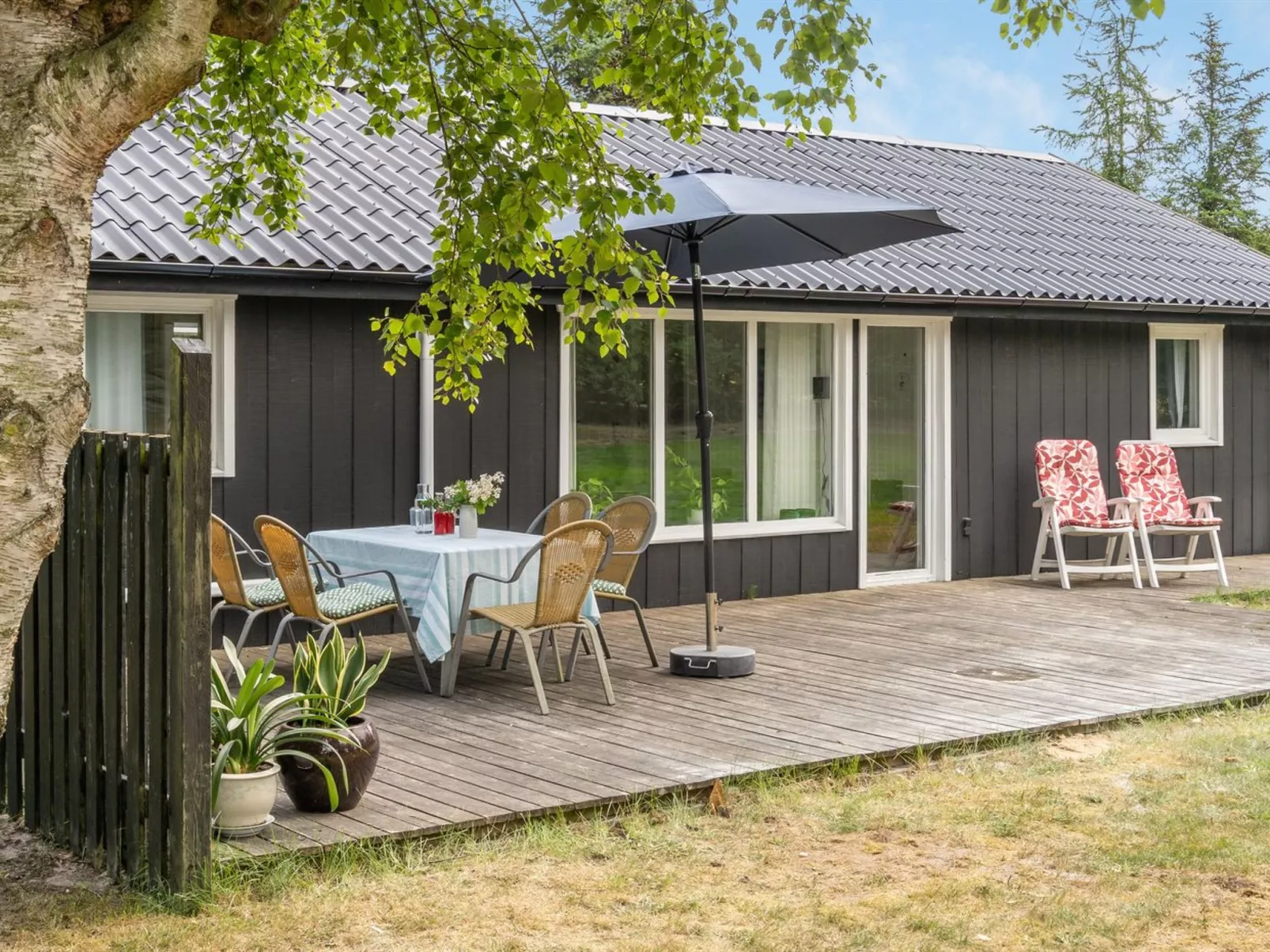 "Elmira" - 555m from the sea-Buiten
