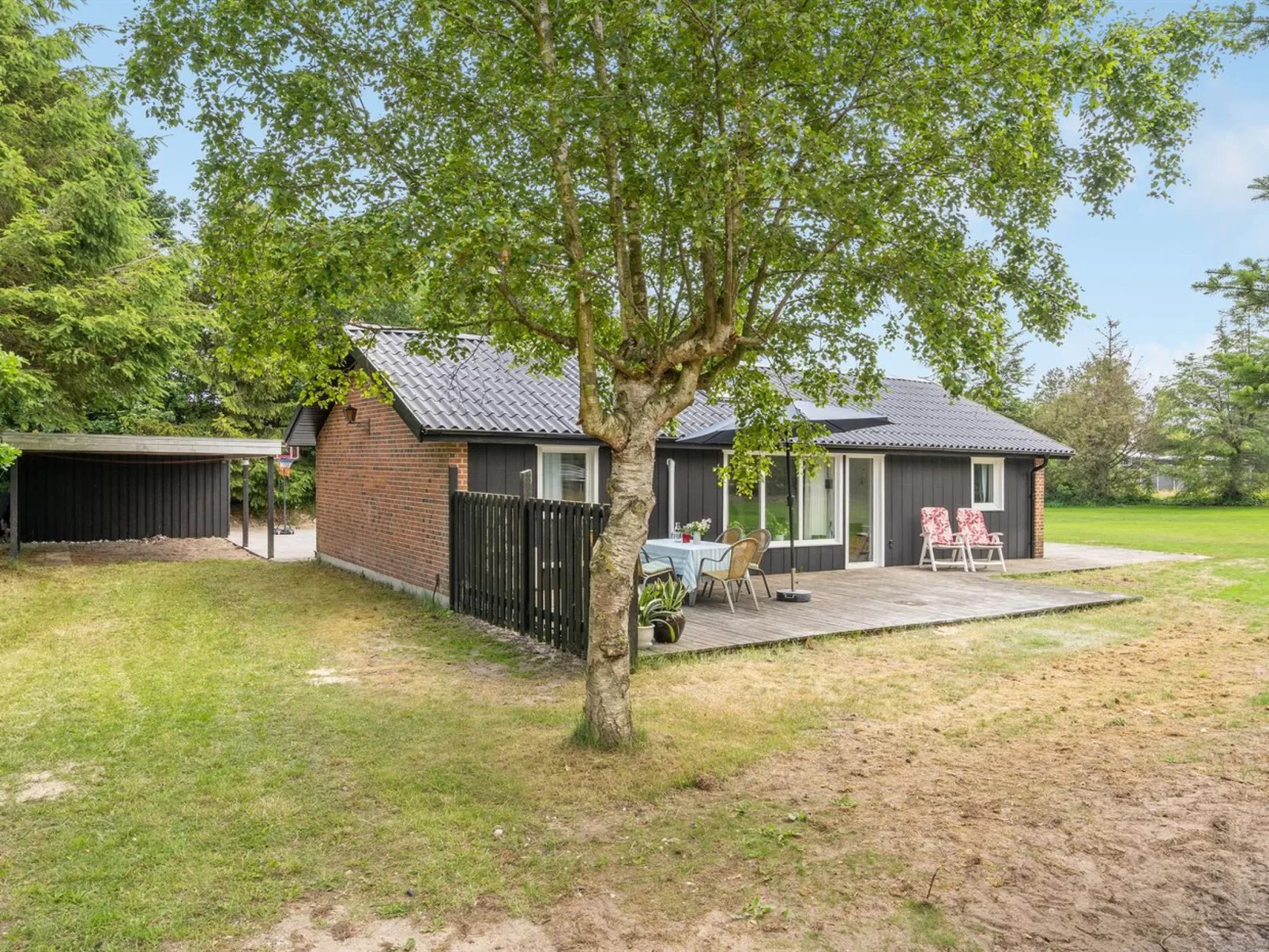"Elmira" - 555m from the sea-Buiten