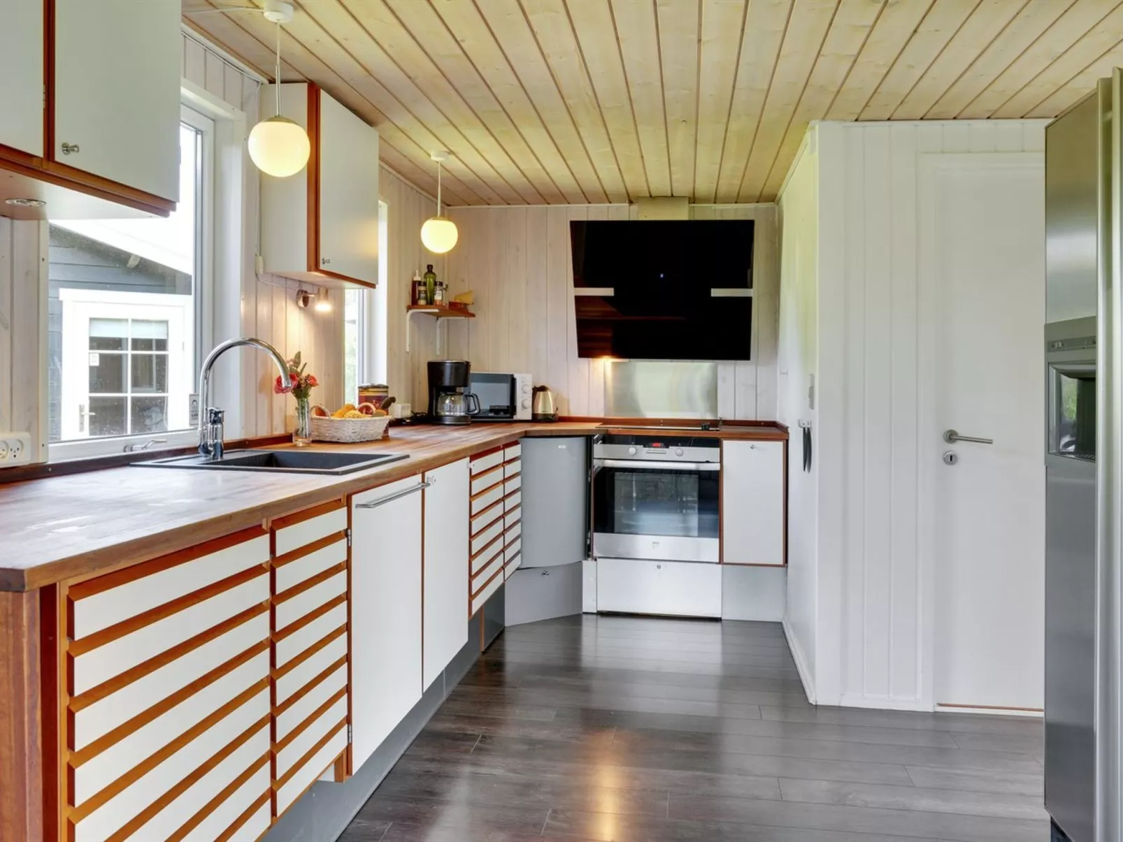 "Edel" - 650m from the sea-Binnen