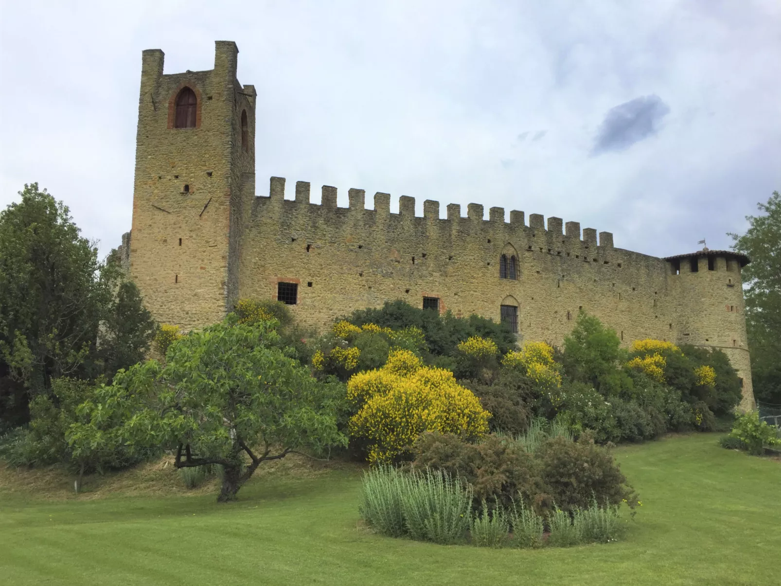 Castello di Magnano