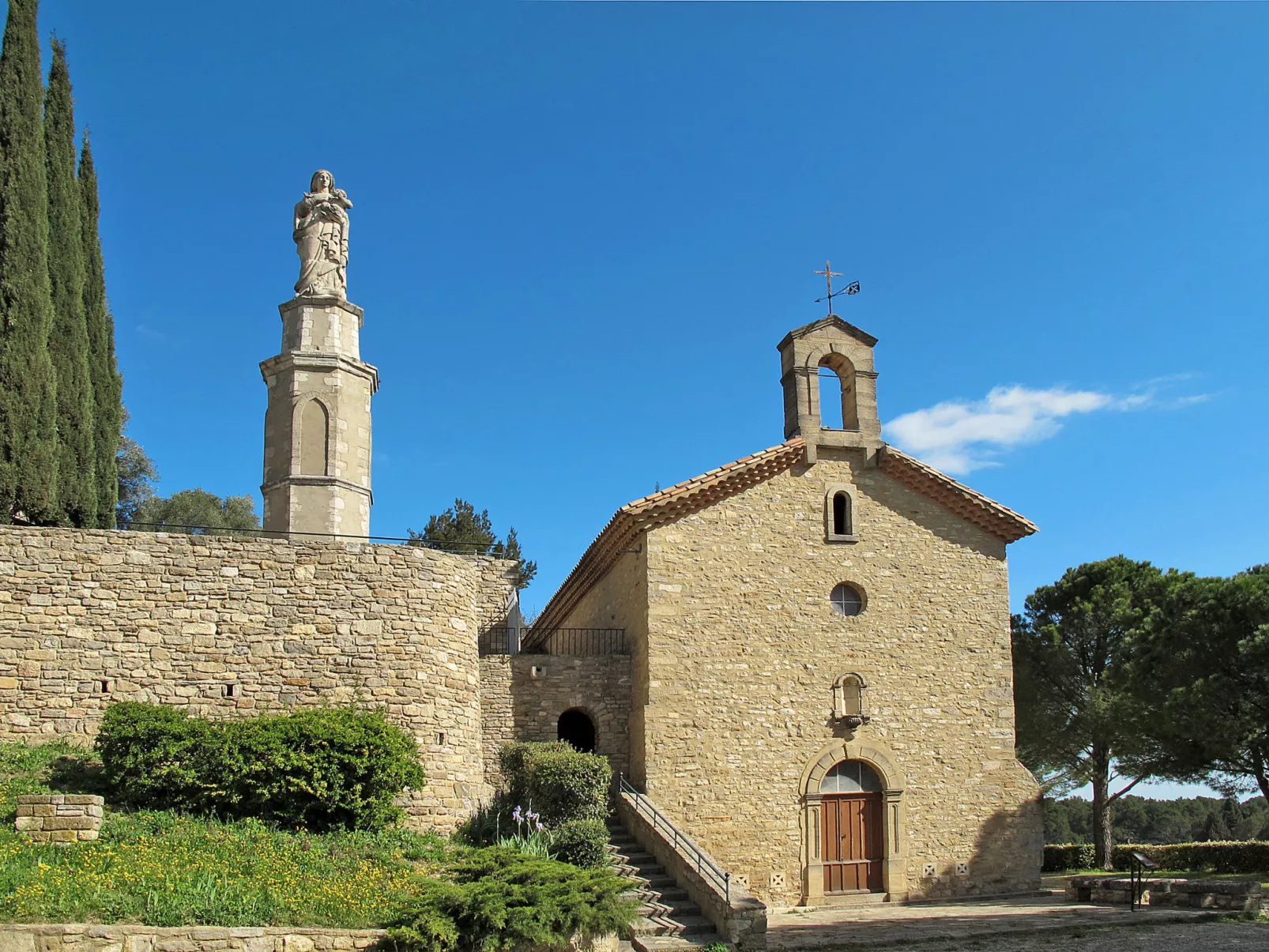 A la porte d'Avignon-Omgeving