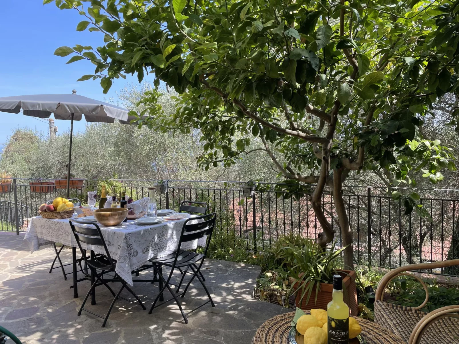 Casa dei Fiori-Buiten