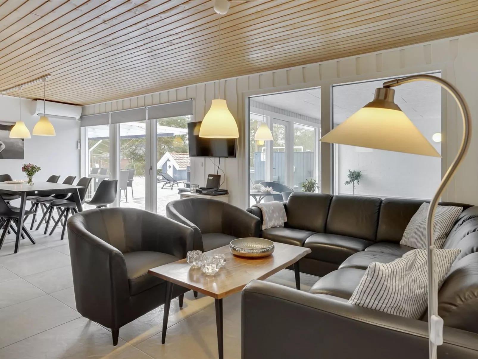 "Sverker" - 300m from the sea-Binnen