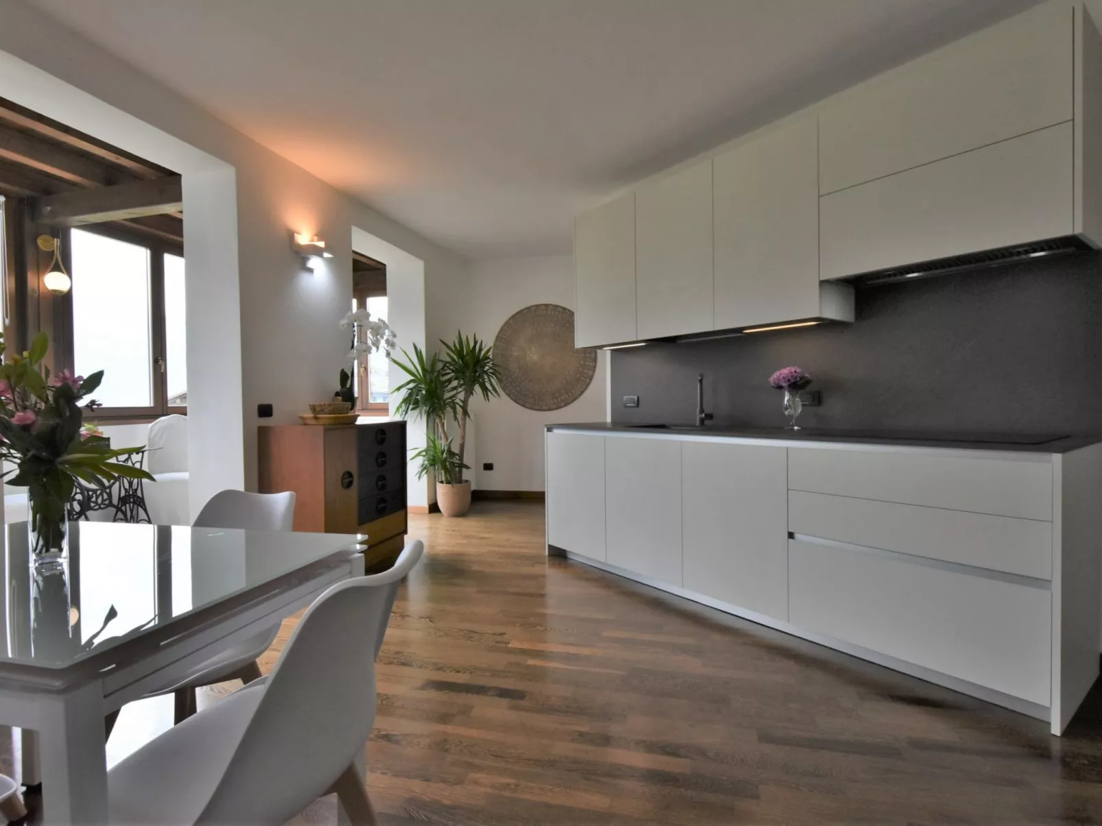 Valley View Pool Apartment-Binnen