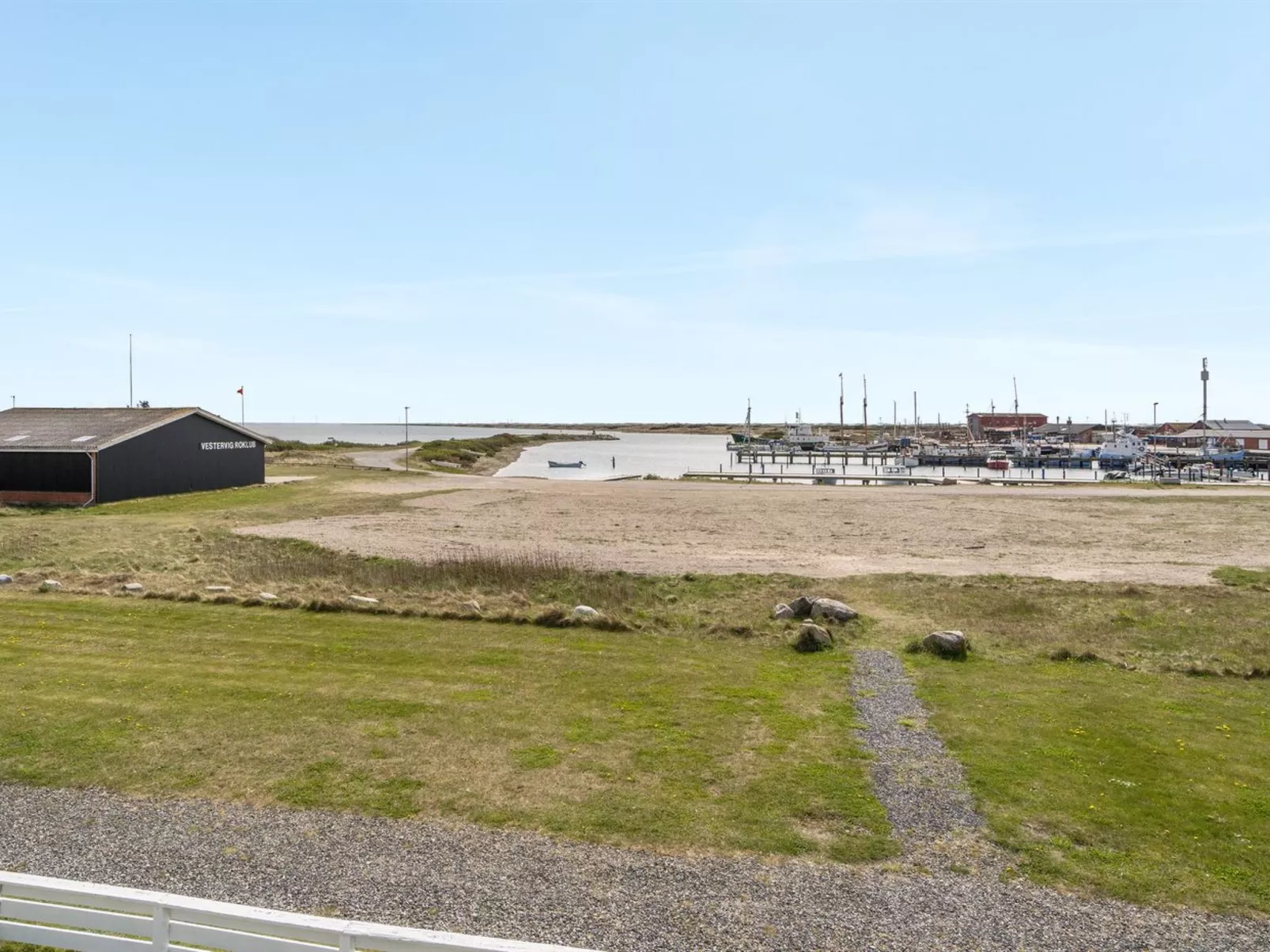"Siunde" - 100m to the inlet-Buiten