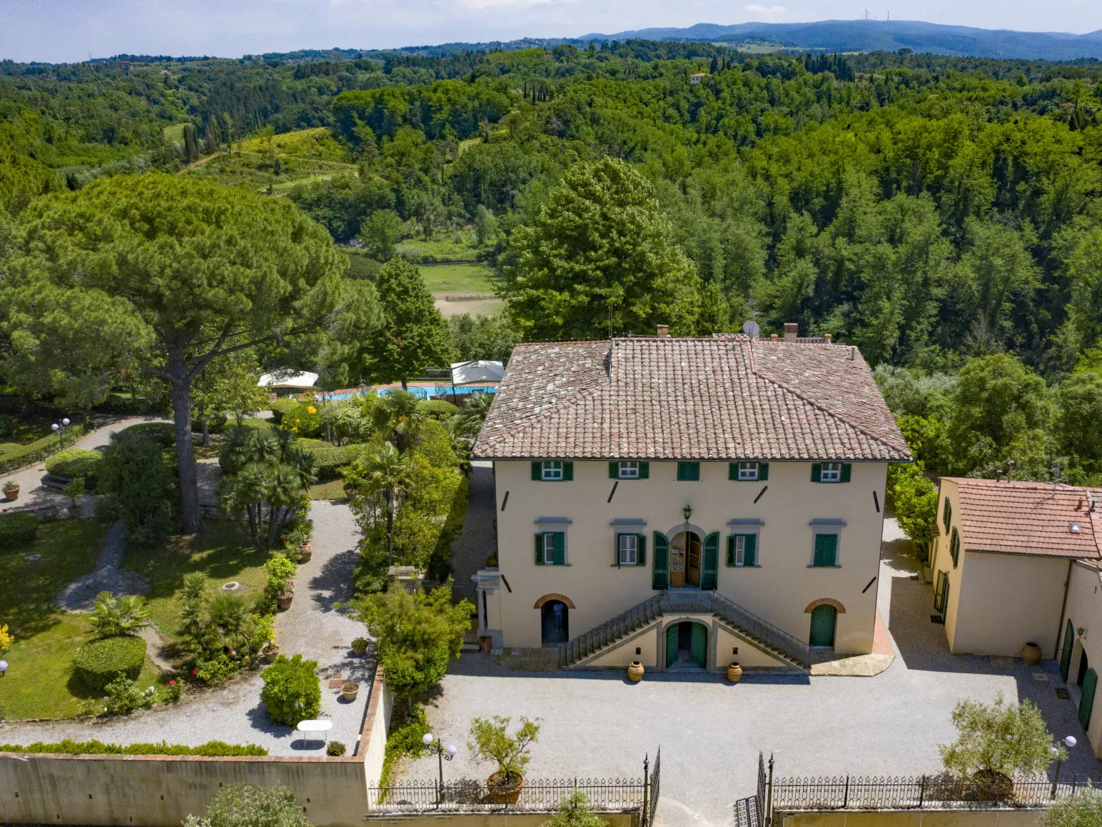 Villa La Guardia Vecchia-Buiten