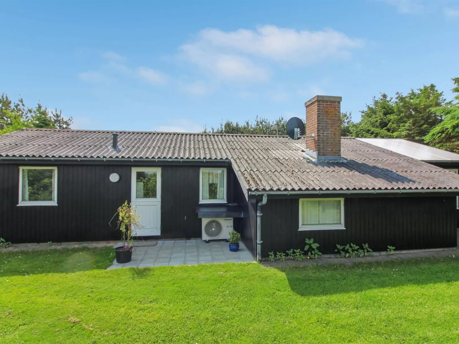 "Arben" - 900m from the sea-Buiten