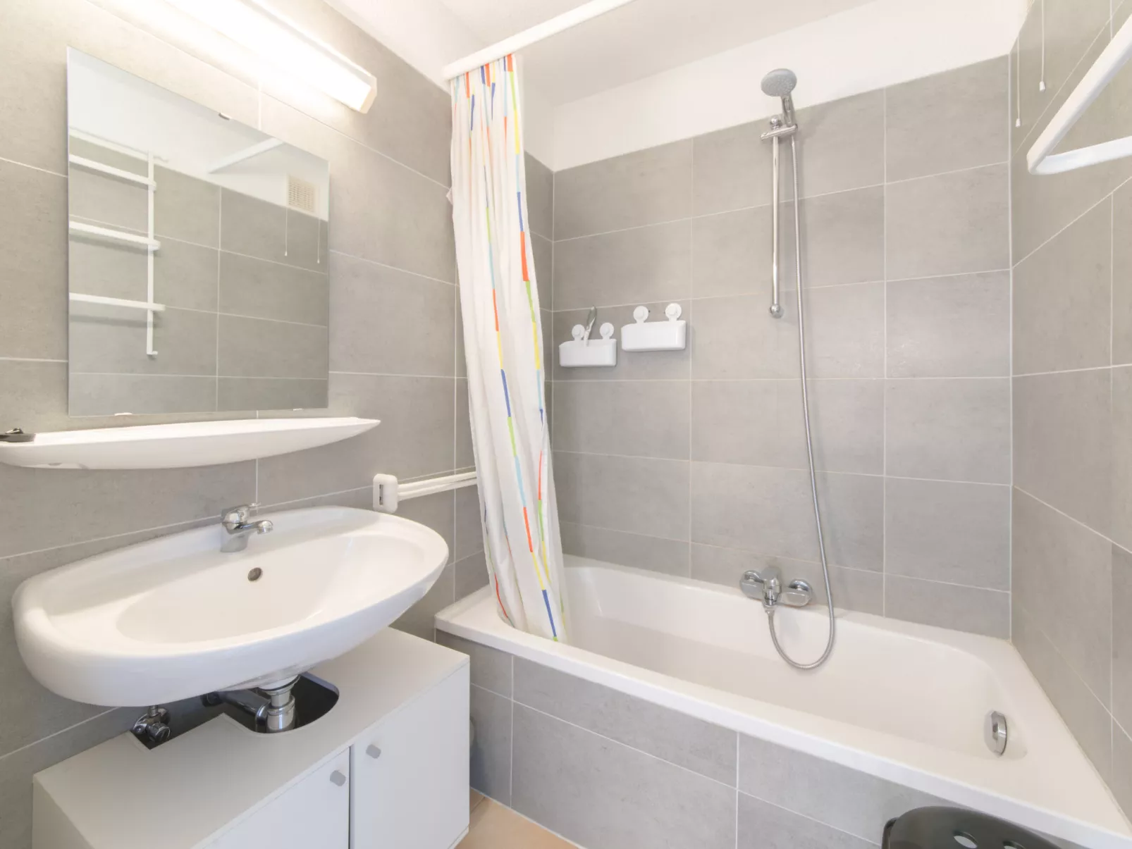 Siena with parking and shared pool-Binnen