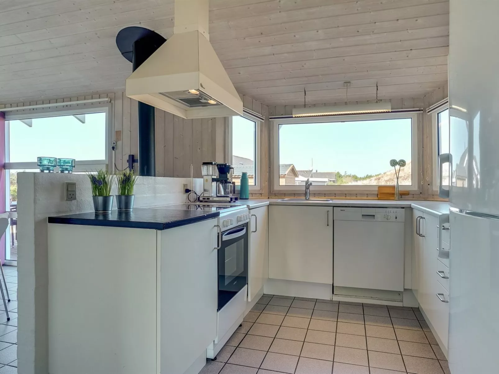 "Zoya" - 900m from the sea-Binnen