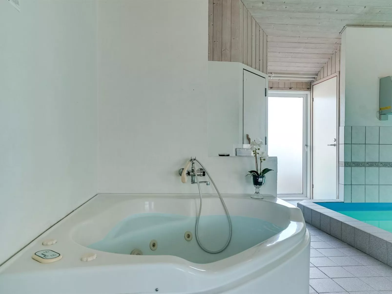 "Zoya" - 900m from the sea-Binnen