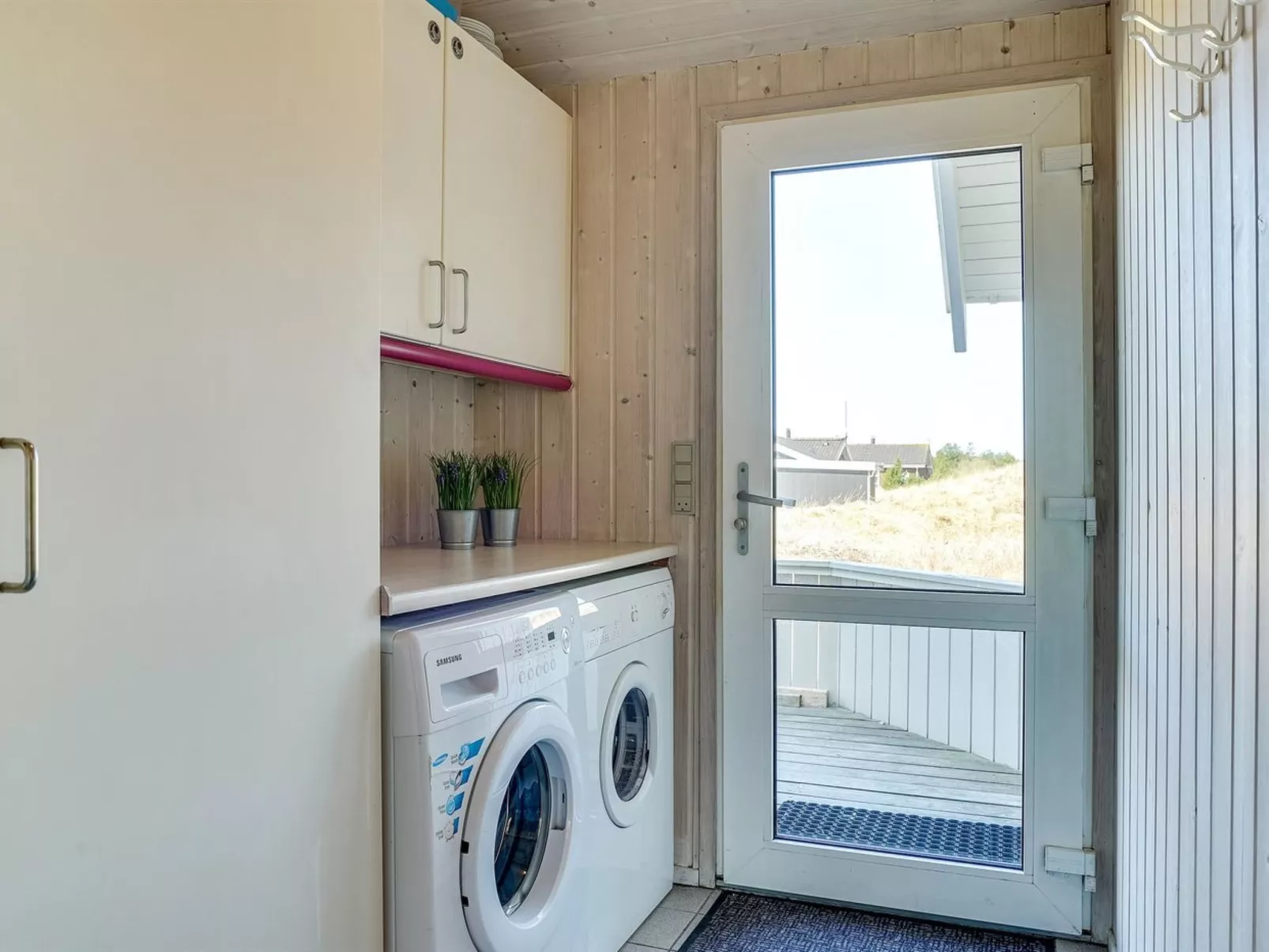 "Zoya" - 900m from the sea-Binnen