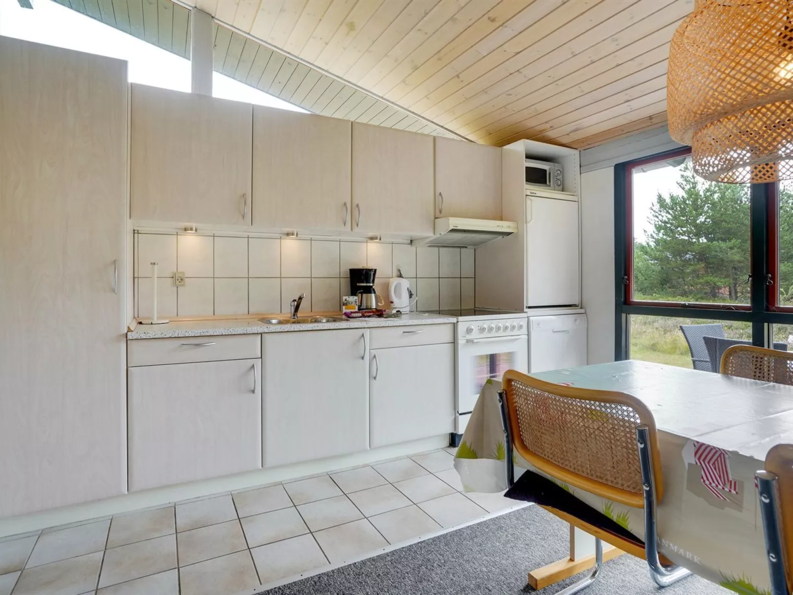 "Nila" - 750m from the sea-Binnen