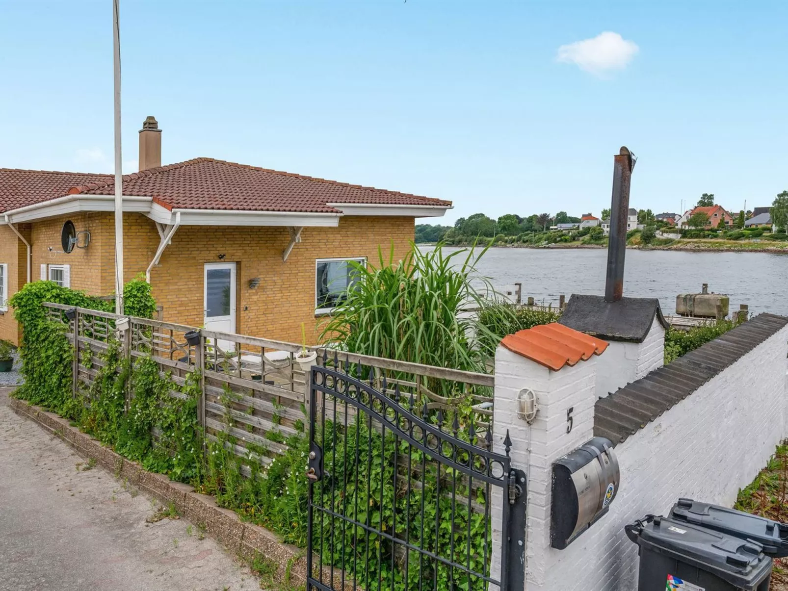 "Biornulf" - 5m from the sea in SE Jutland-Buiten