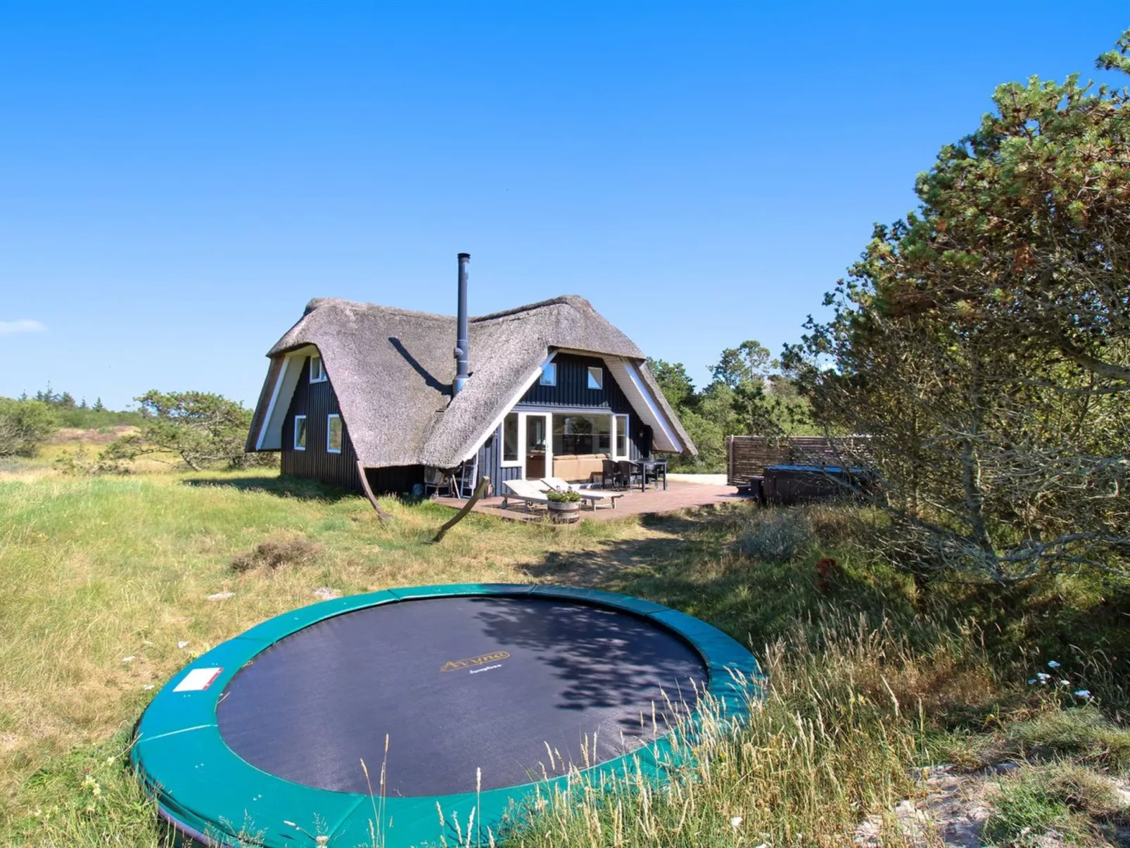 "Edvi" - 1.6km from the sea-Buiten