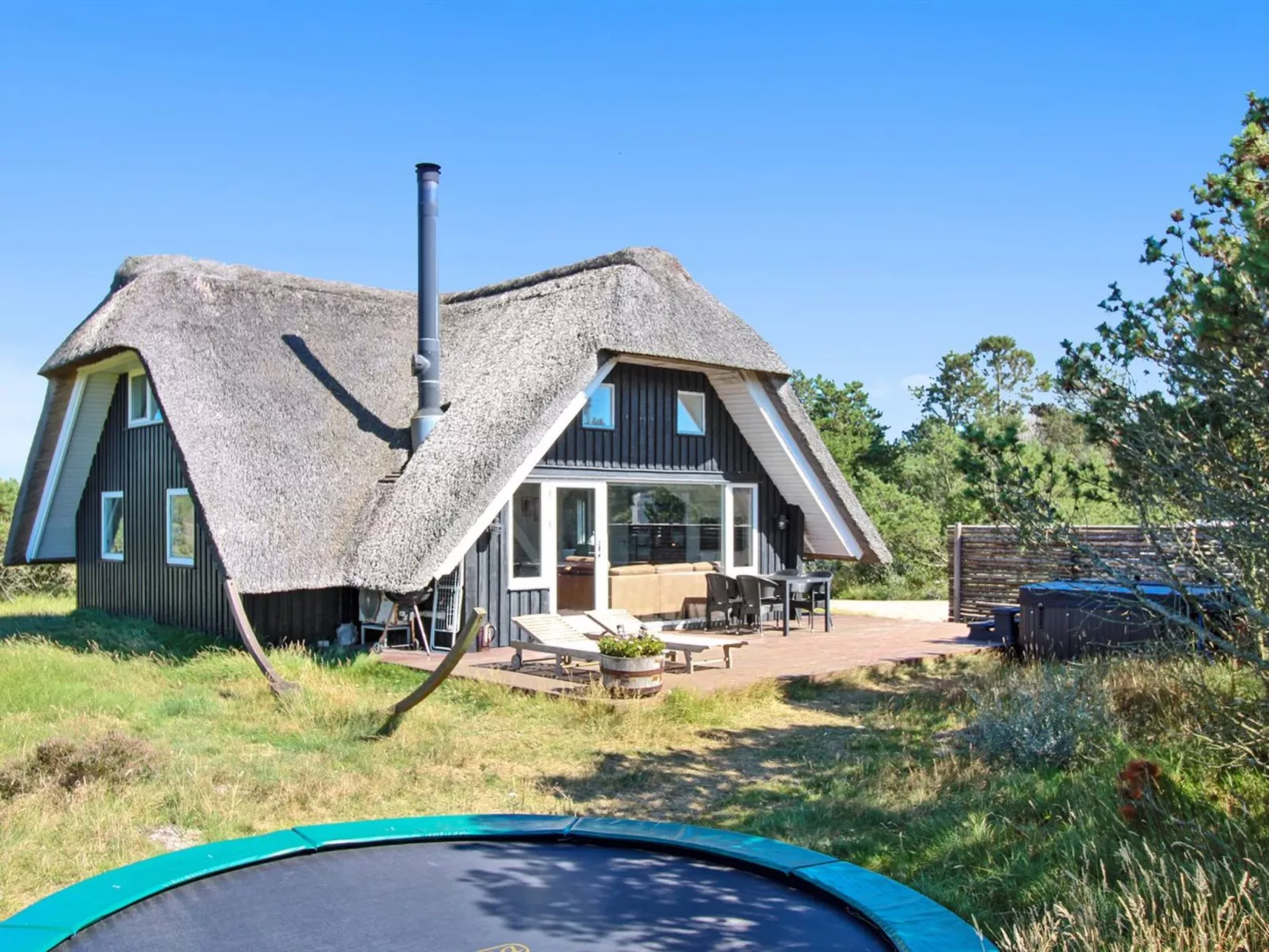 "Edvi" - 1.6km from the sea-Buiten