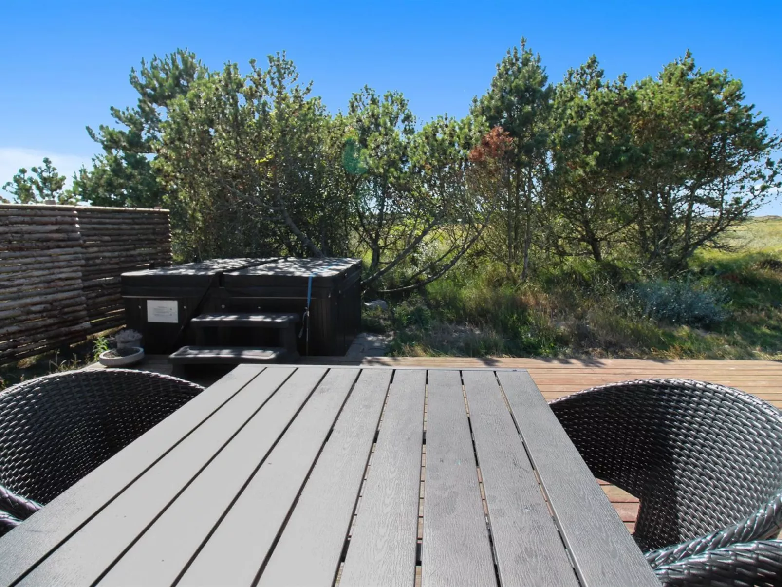 "Edvi" - 1.6km from the sea-Buiten