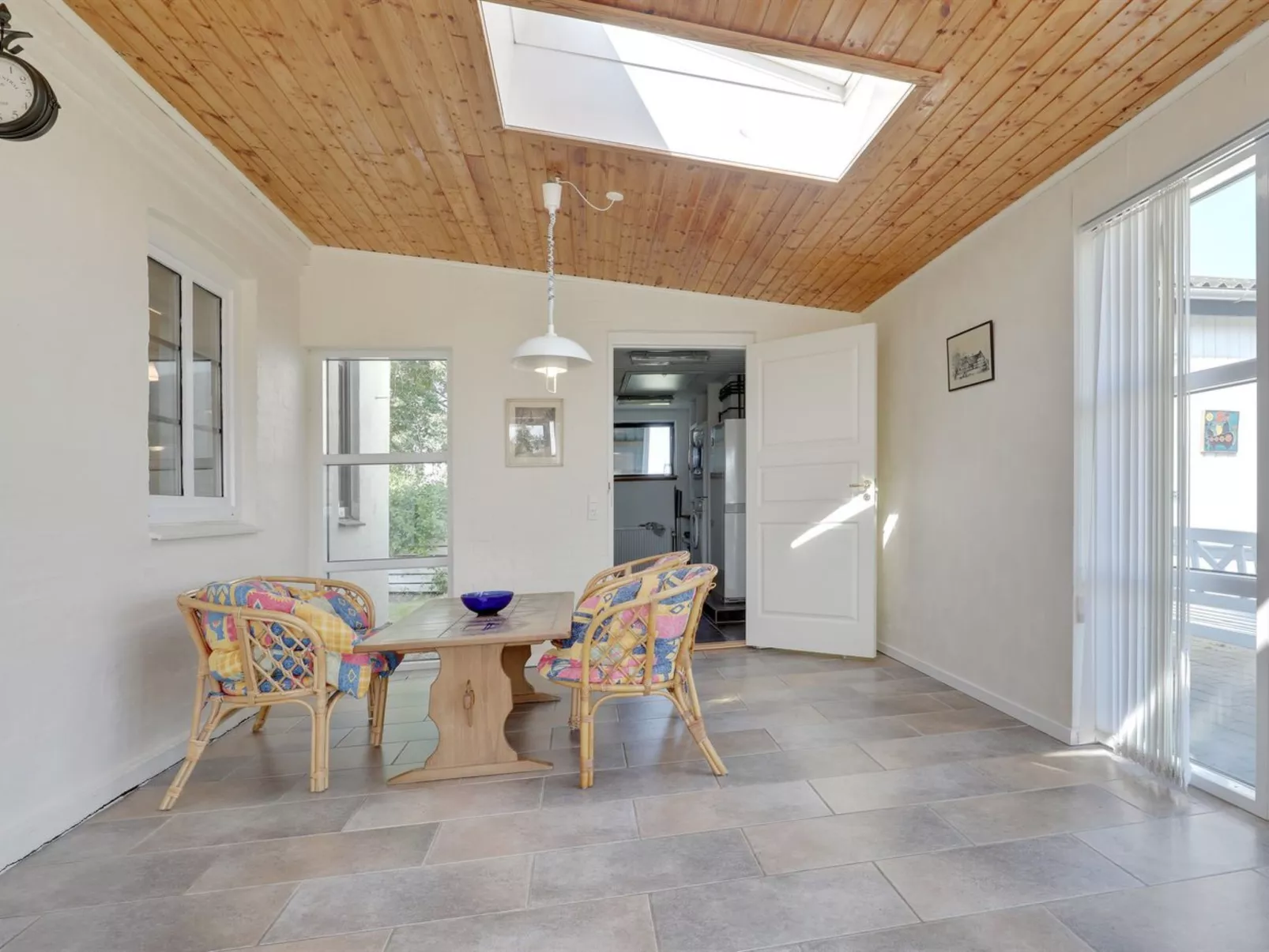 "Nilia" - 3.5km from the sea-Binnen