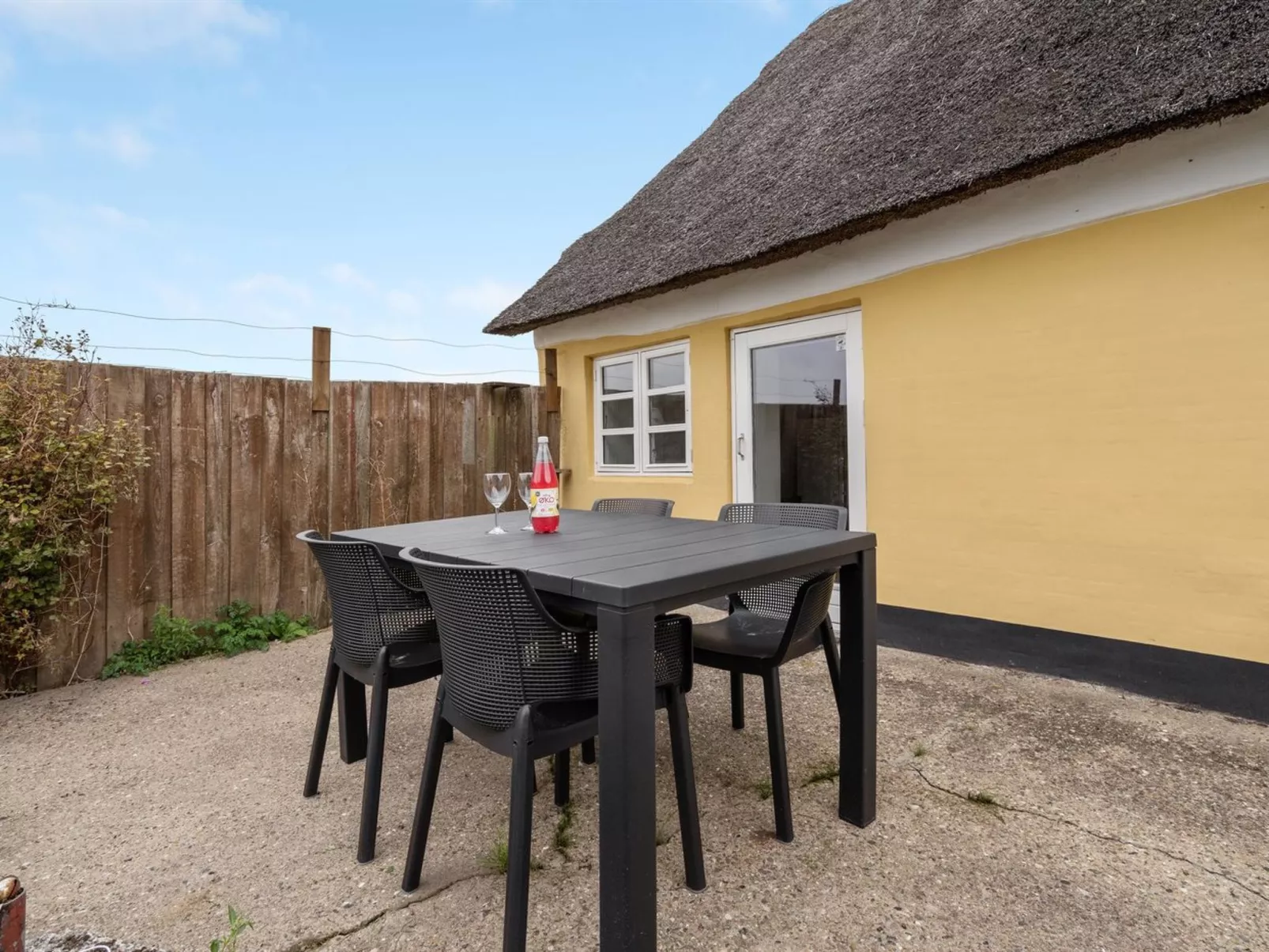 "Miko" - 19km from the sea-Buiten