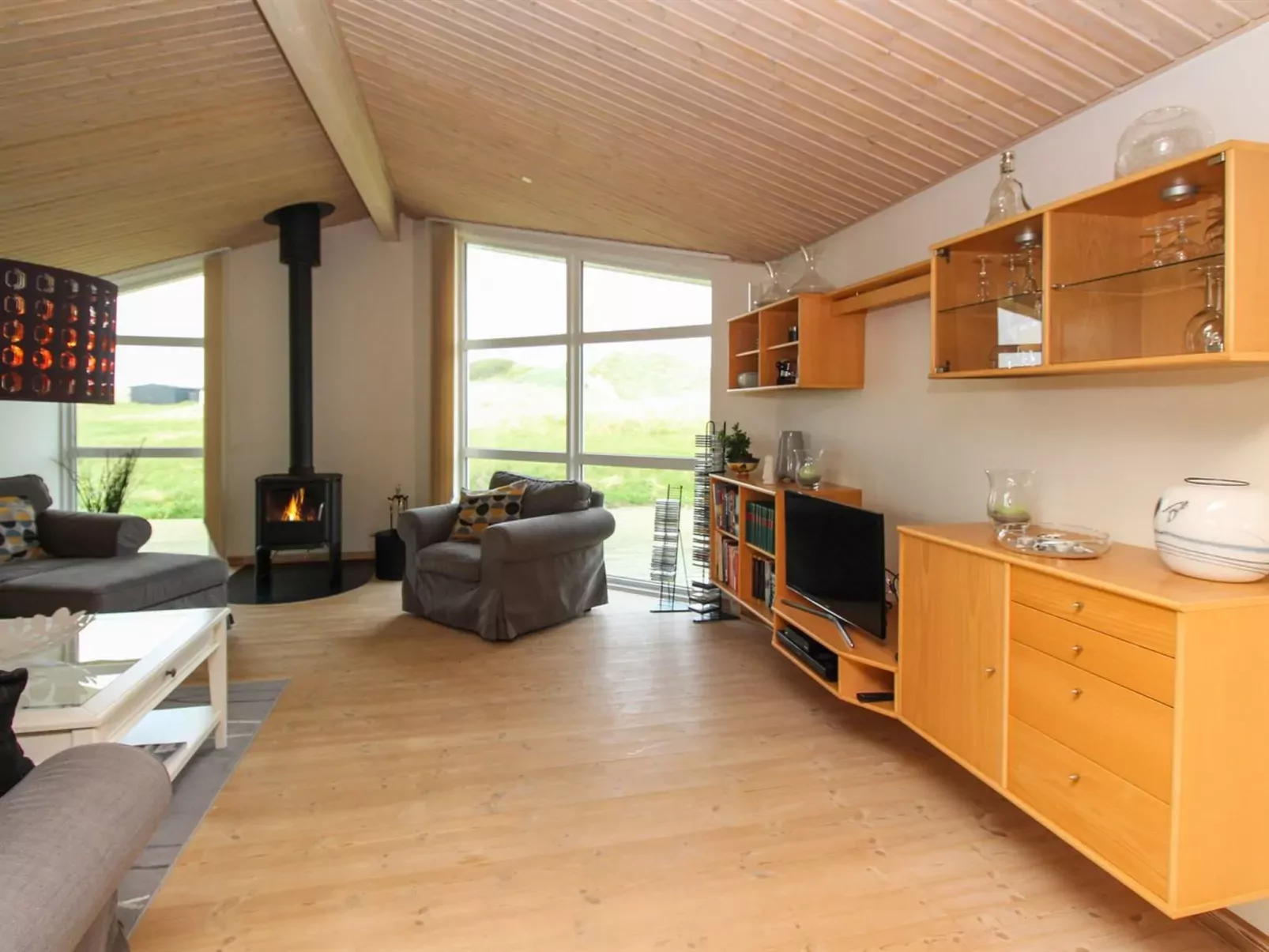 "Hilka" - 75m from the sea-Binnen