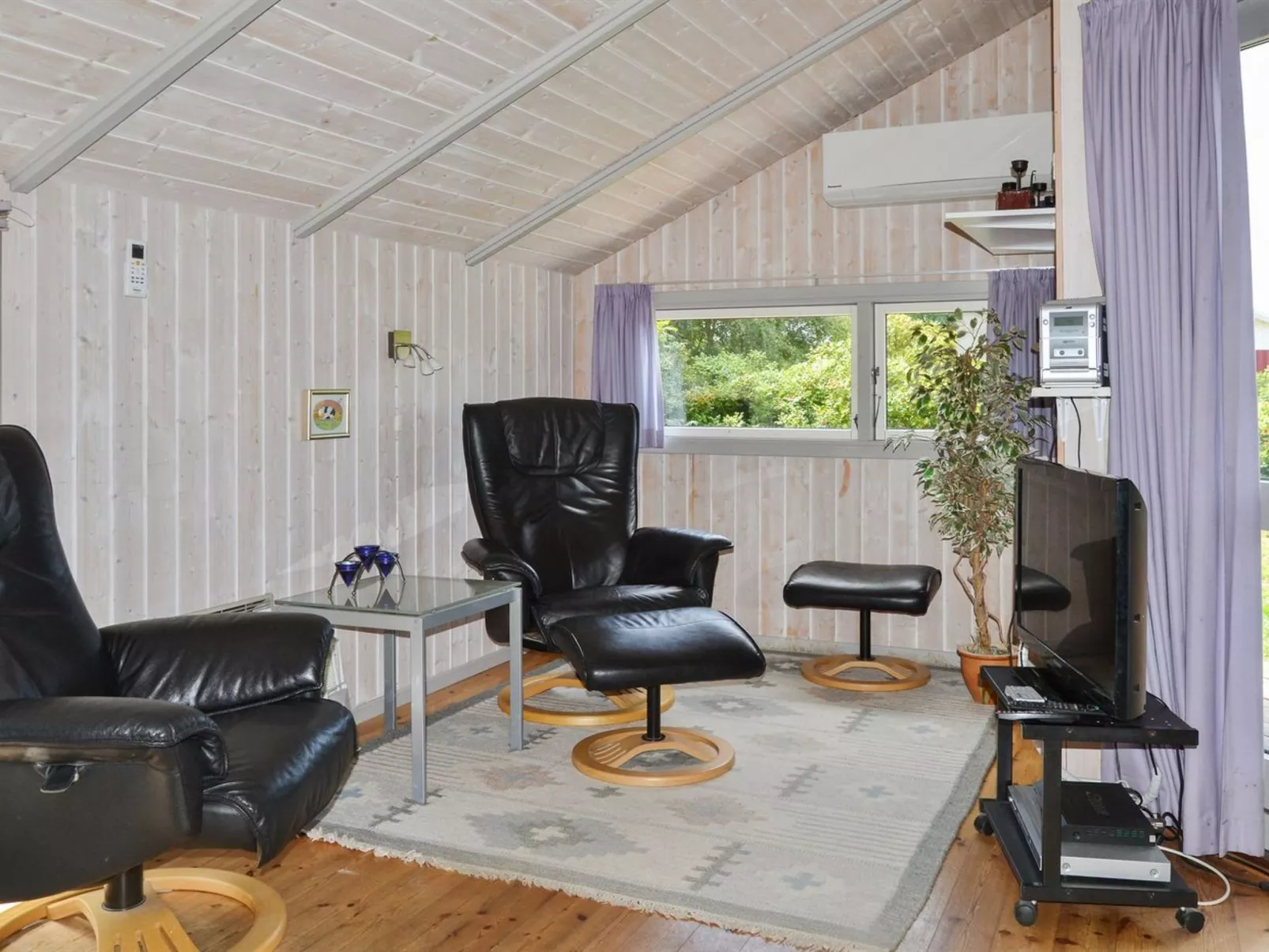 "Vivan" - 3.8km from the sea-Binnen