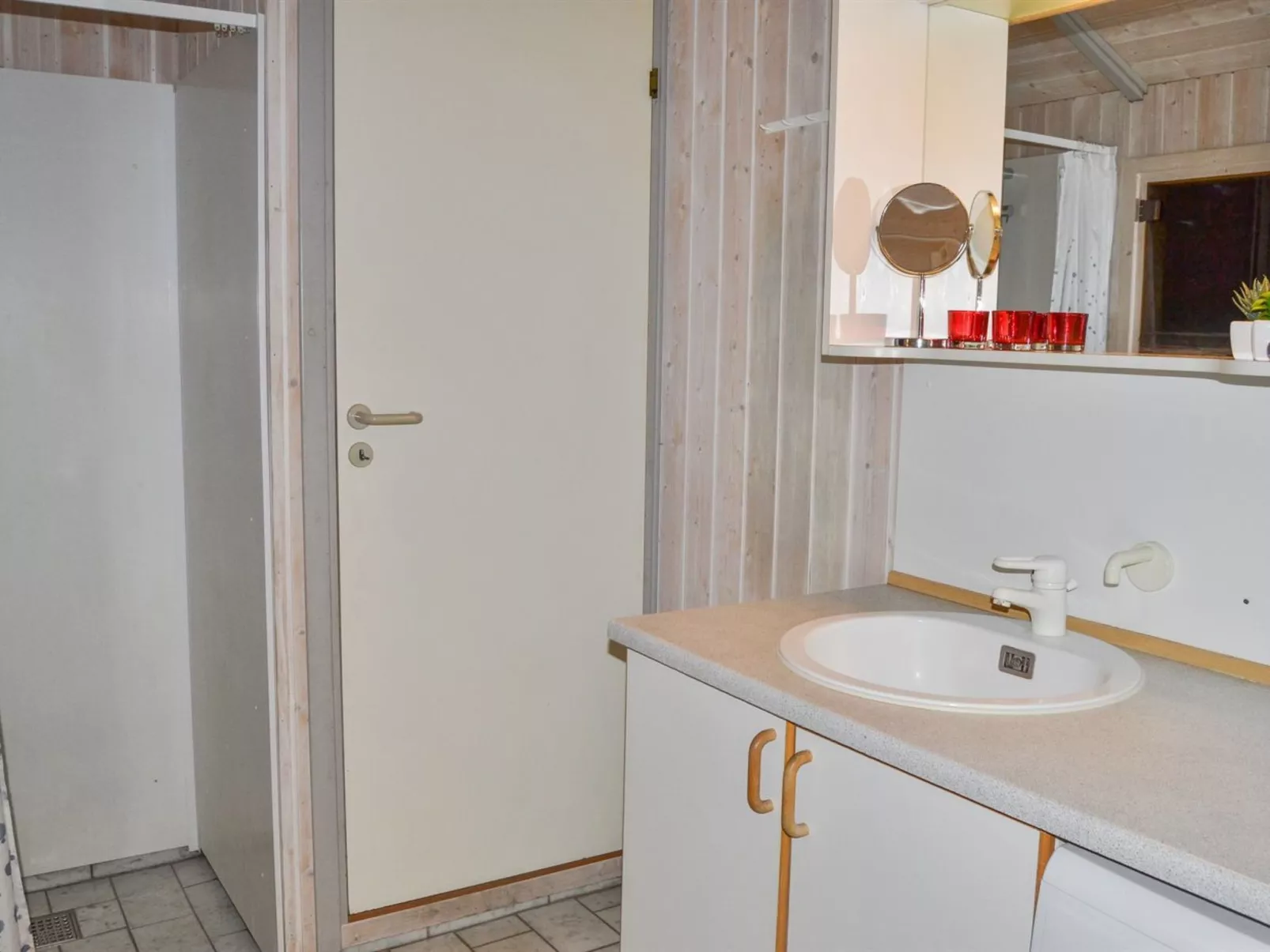 "Vivan" - 3.8km from the sea-Binnen