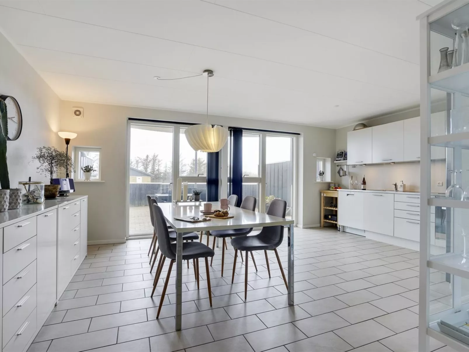 "Katharine" - 600m from the sea-Binnen