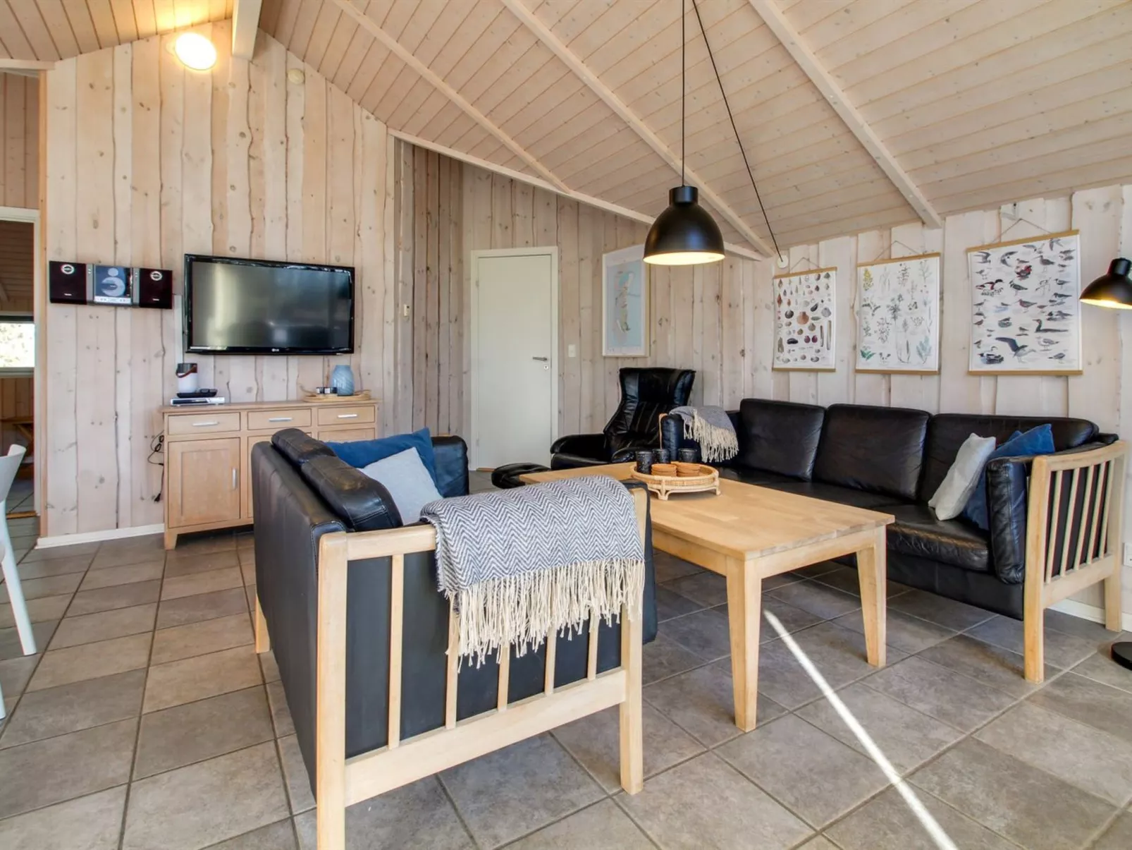 "Svenny" - 800m from the sea-Binnen