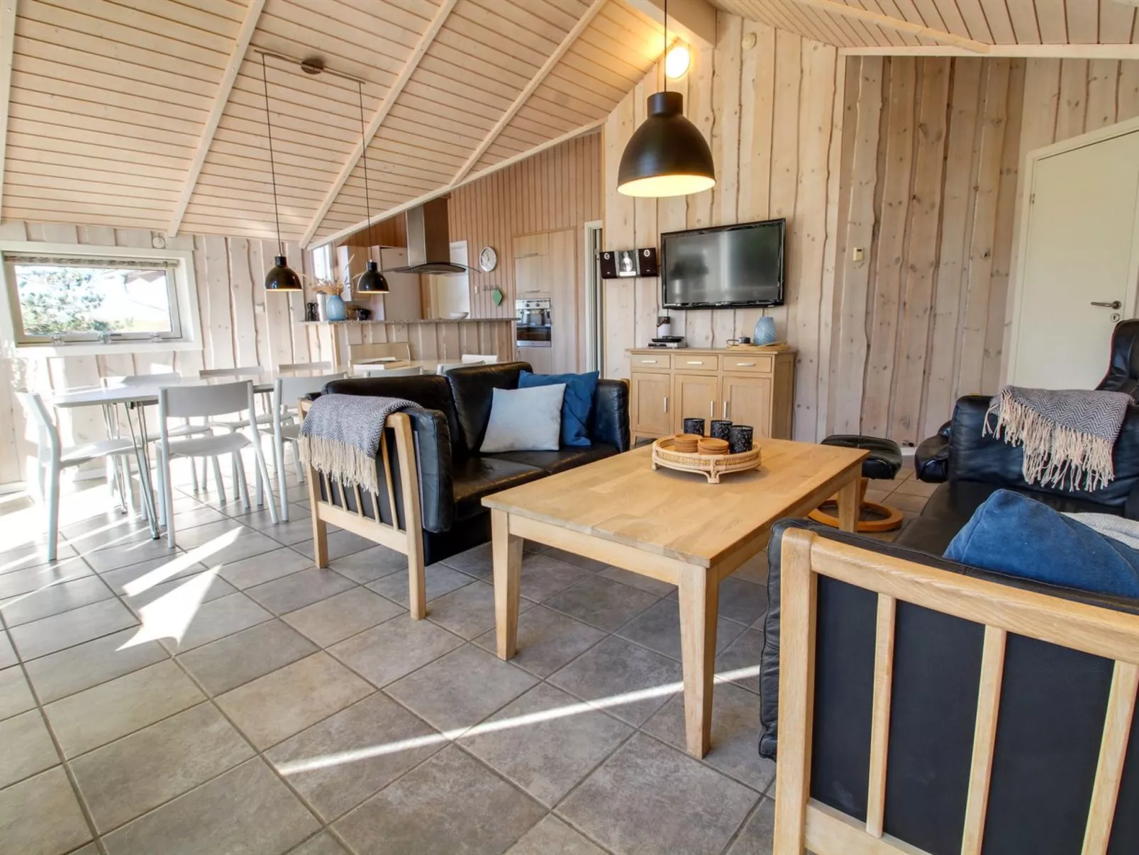 "Svenny" - 800m from the sea-Binnen