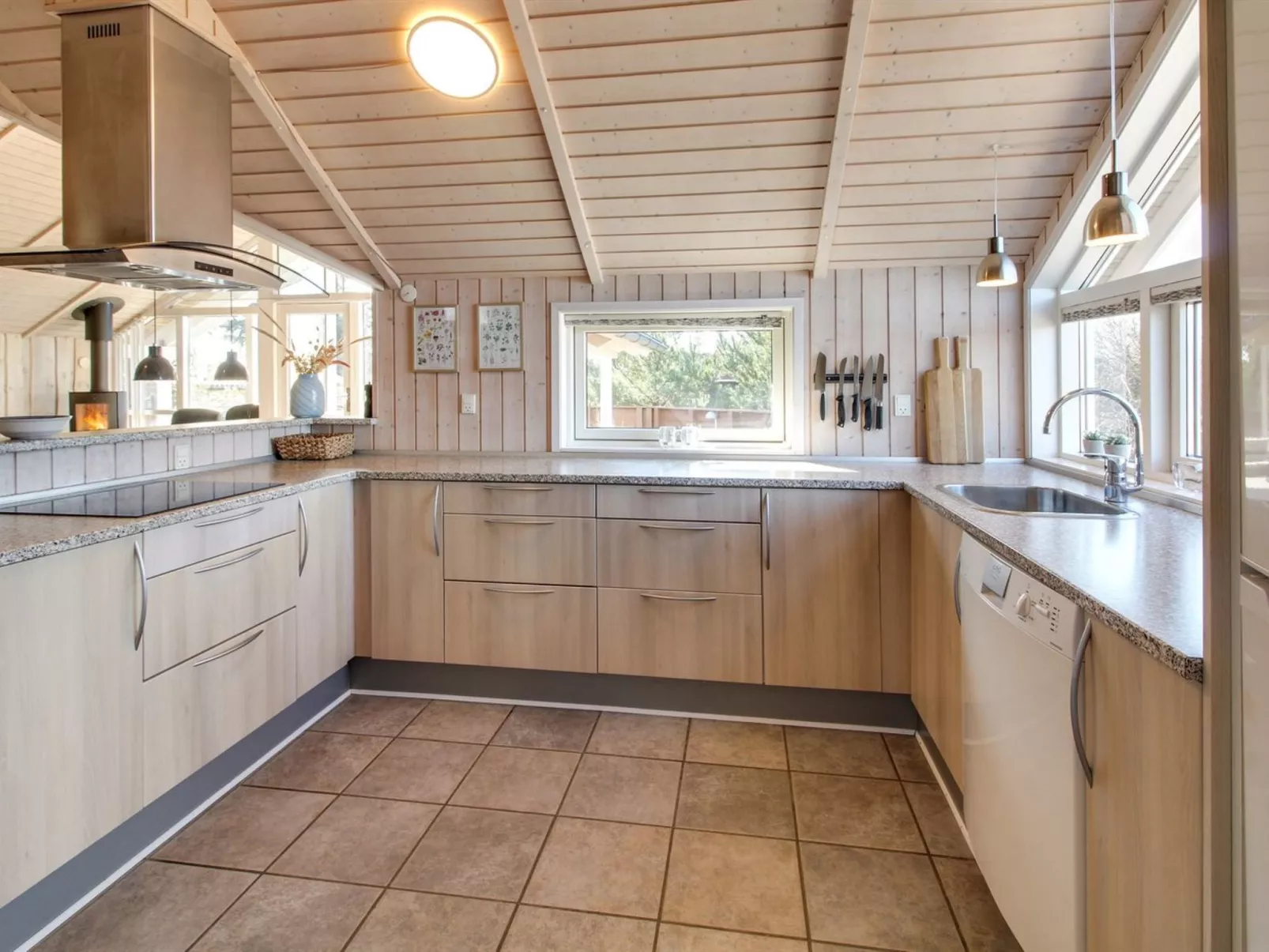 "Svenny" - 800m from the sea-Binnen
