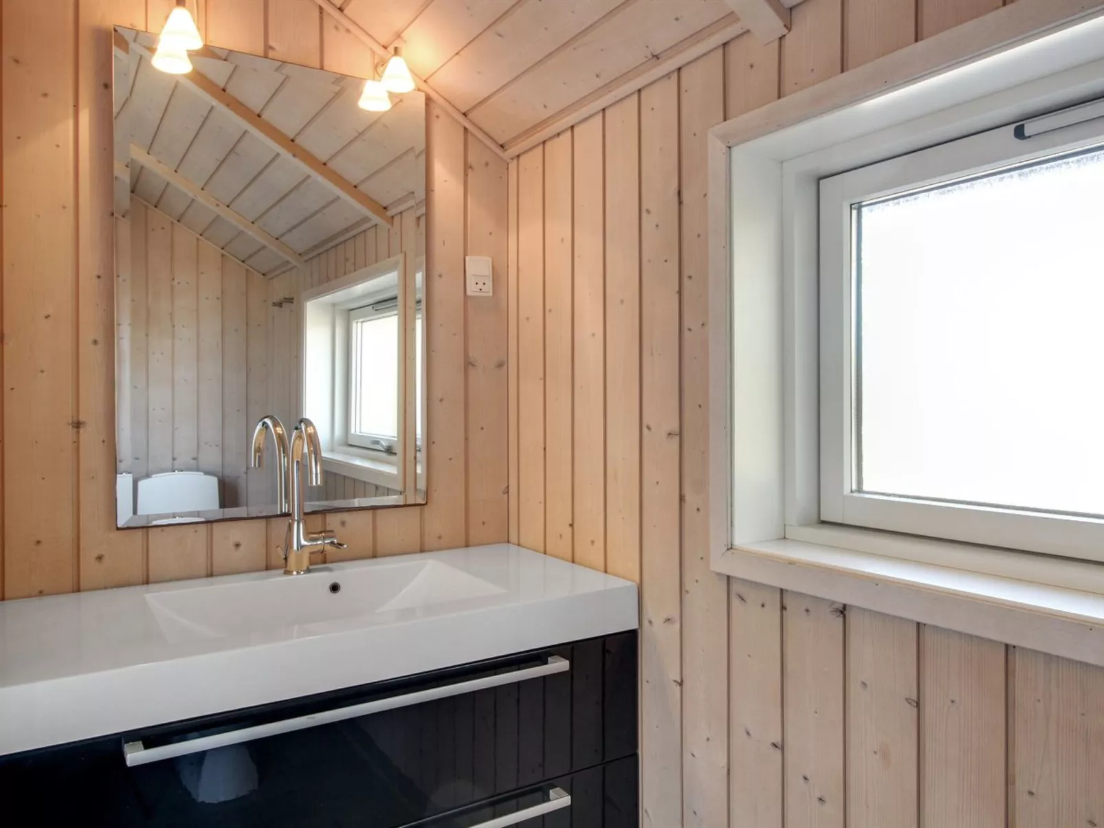 "Svenny" - 800m from the sea-Binnen