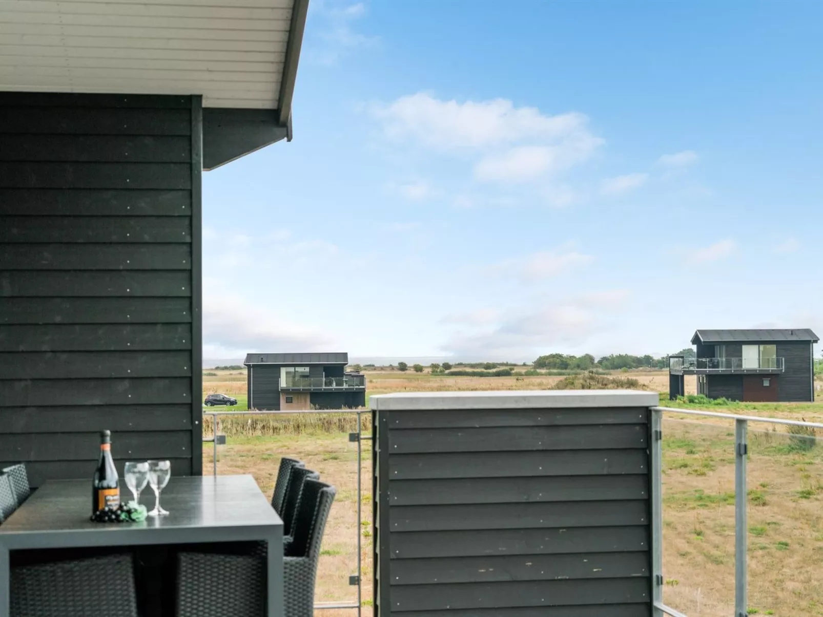 "Anabel" - 500m from the sea-Binnen