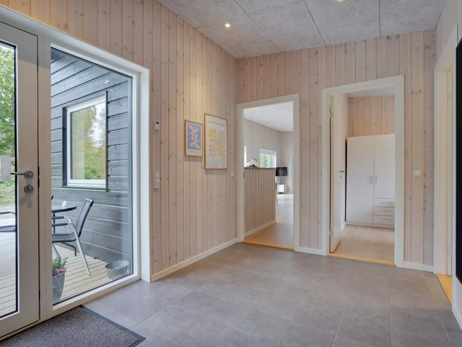 "Huni" - 100m from the sea-Binnen
