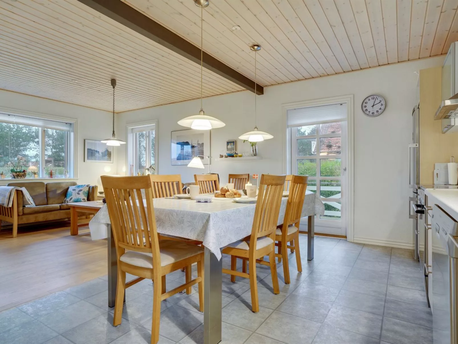"Aagot" - 850m from the sea-Binnen