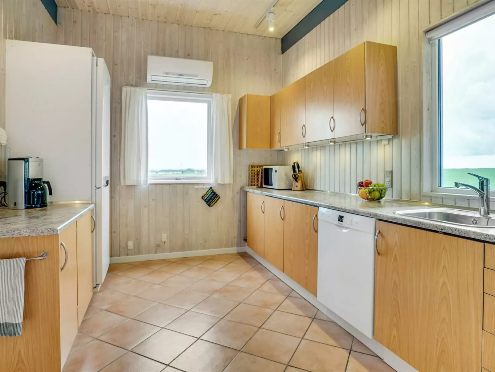 "Marne" - 500m from the sea-Binnen