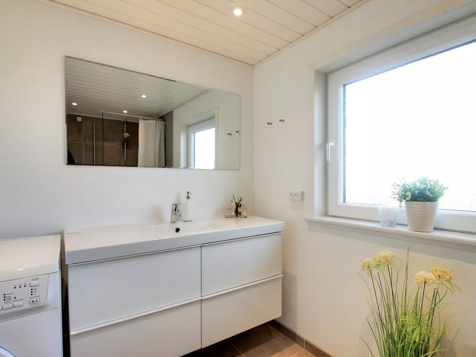 "Ute" - 200m from the sea-Binnen