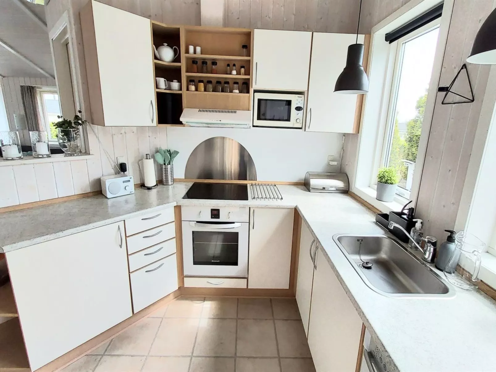 "Arnod" - 400m from the sea-Binnen