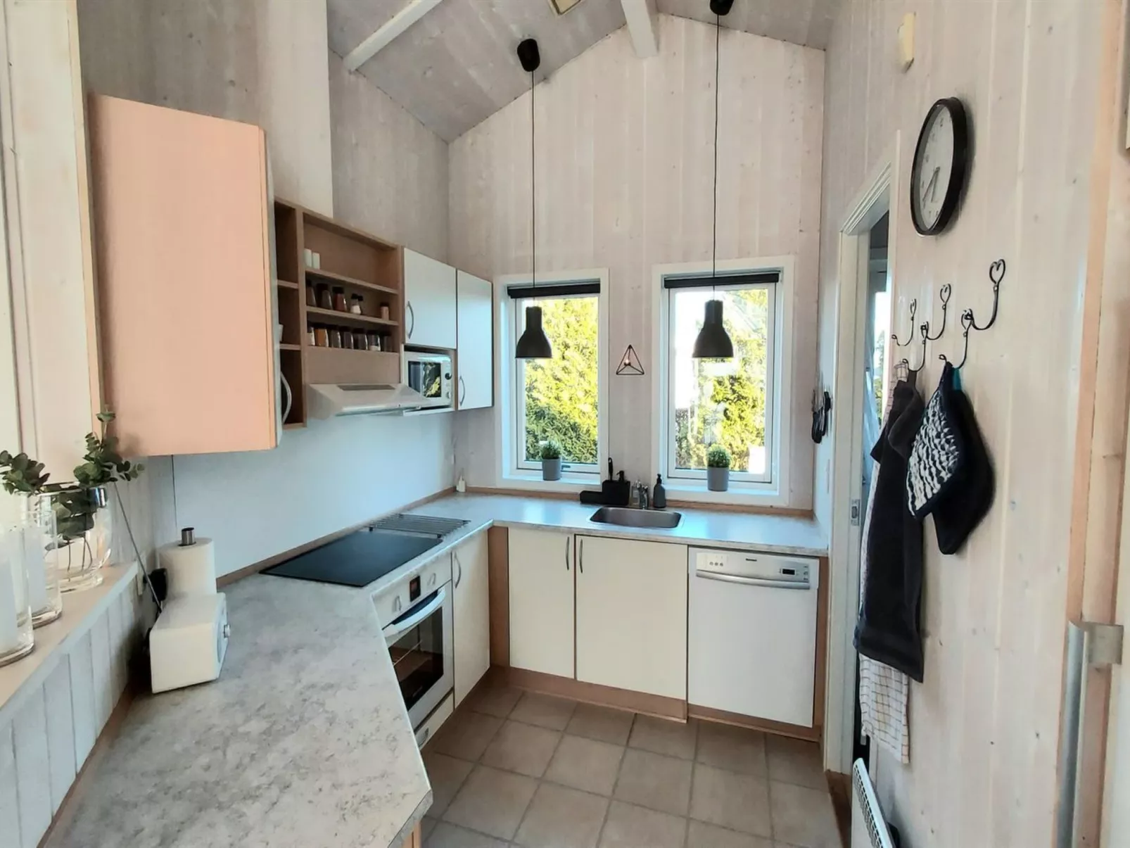 "Arnod" - 400m from the sea-Binnen