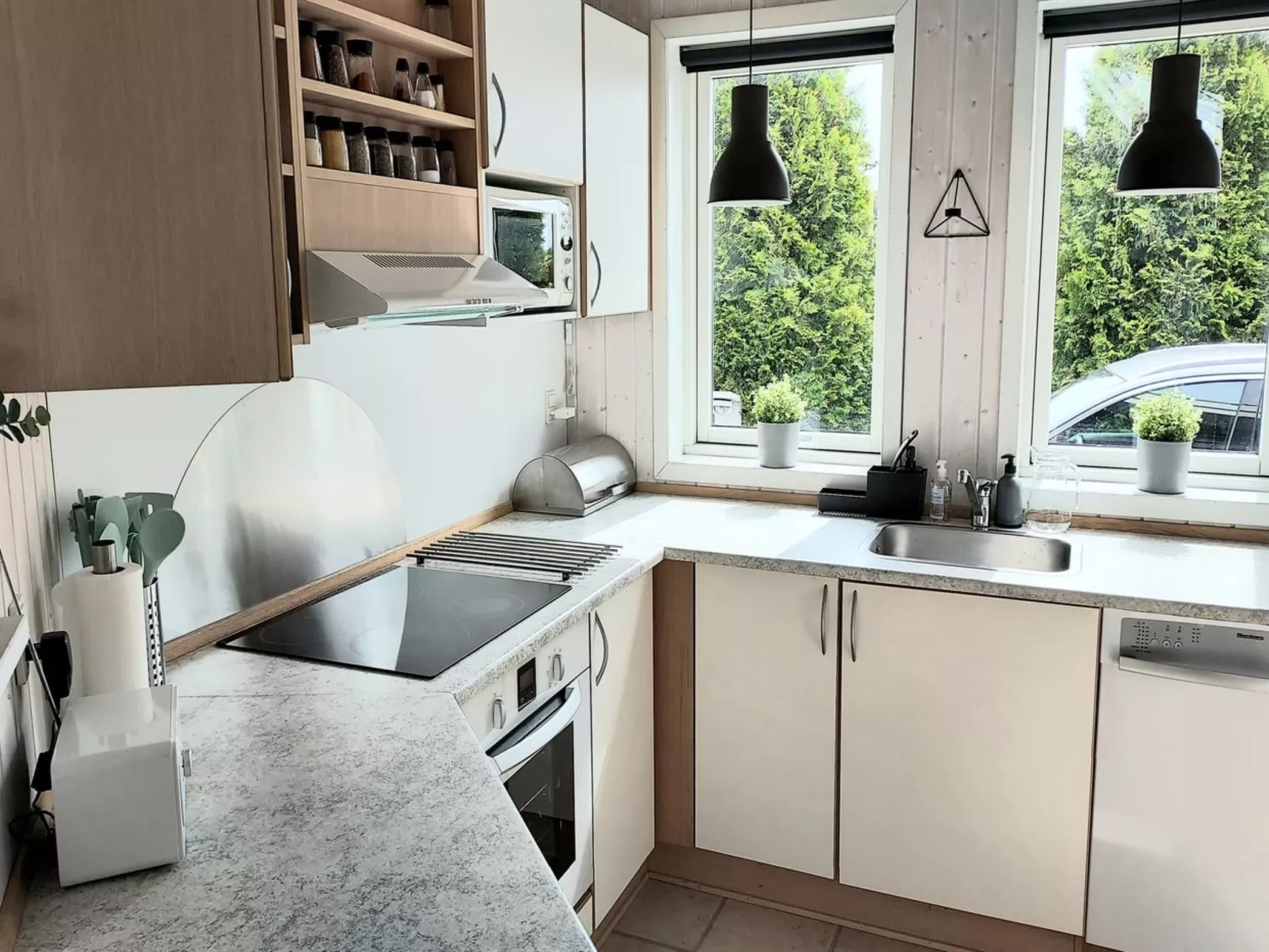 "Arnod" - 400m from the sea-Binnen