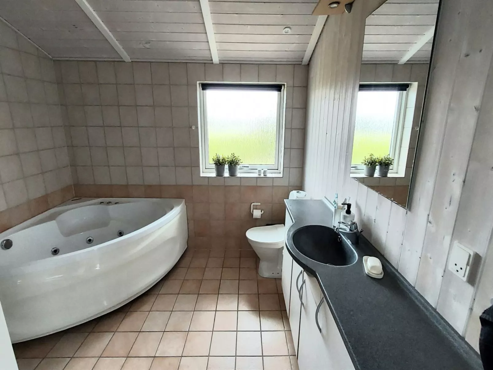 "Arnod" - 400m from the sea-Binnen