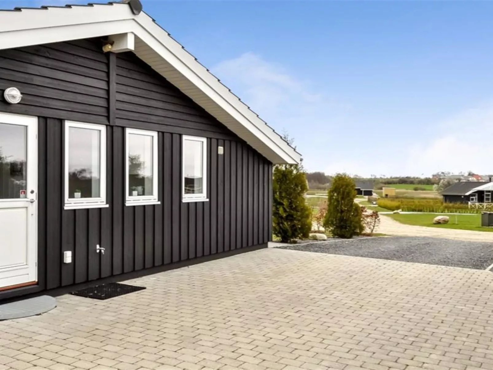 "Arnod" - 400m from the sea-Buiten