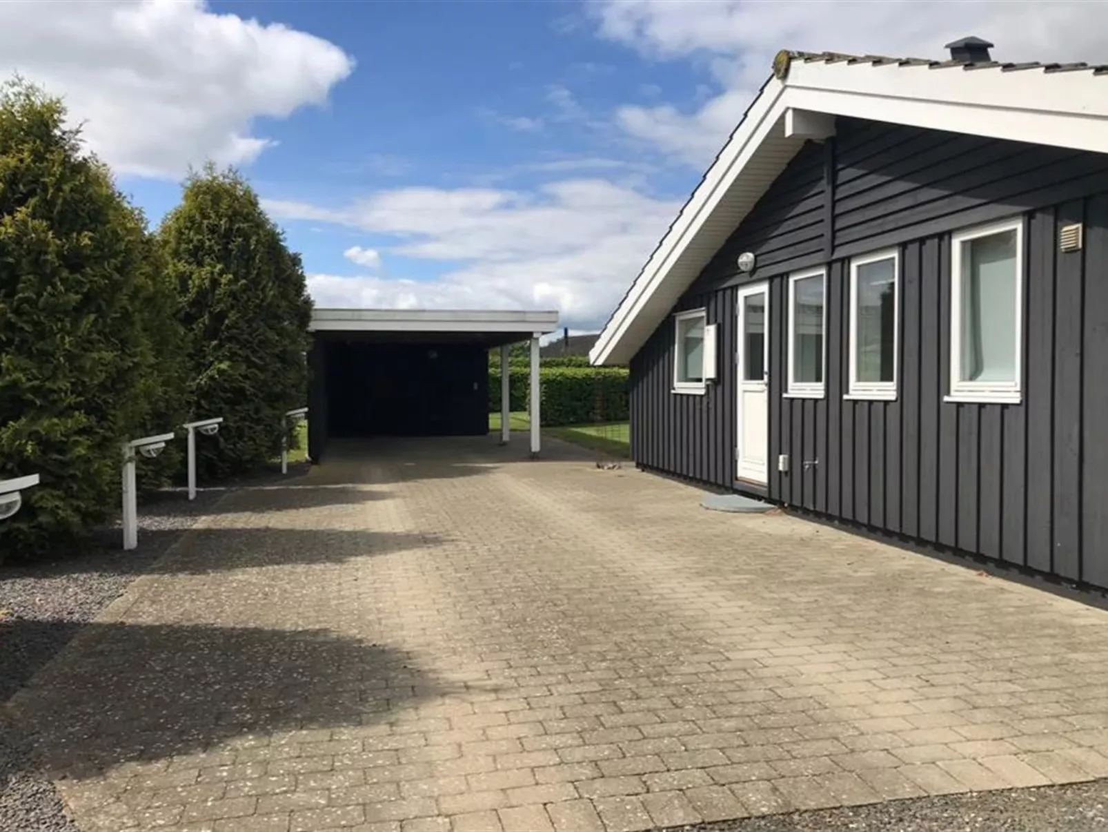 "Arnod" - 400m from the sea-Buiten