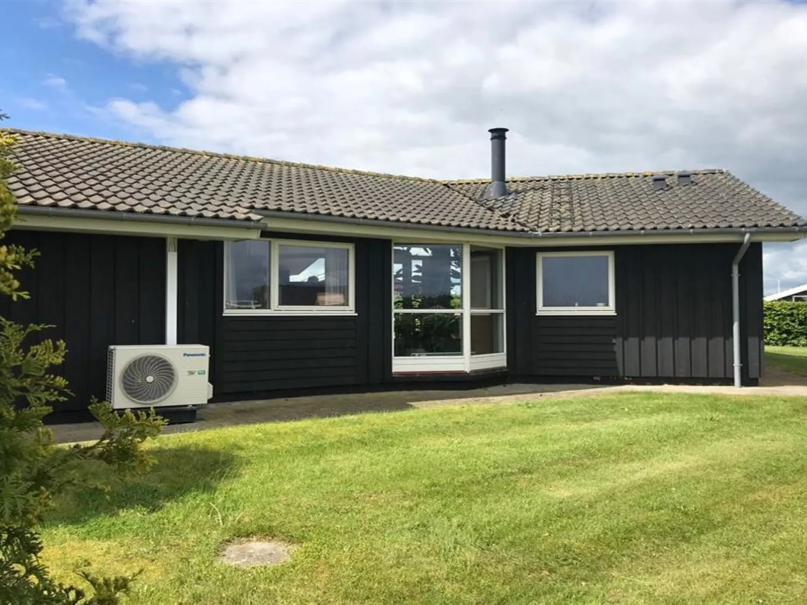 "Arnod" - 400m from the sea-Buiten