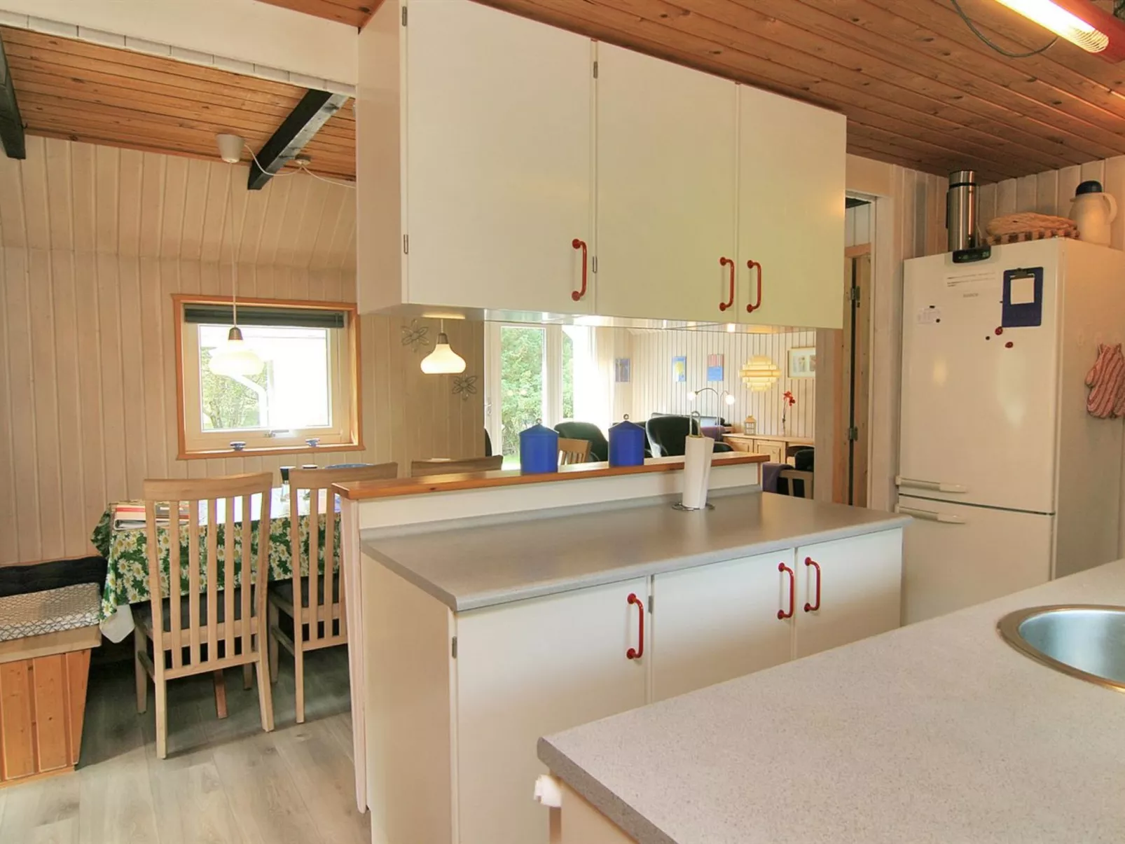 "Eghil" - 1.5km from the sea-Binnen