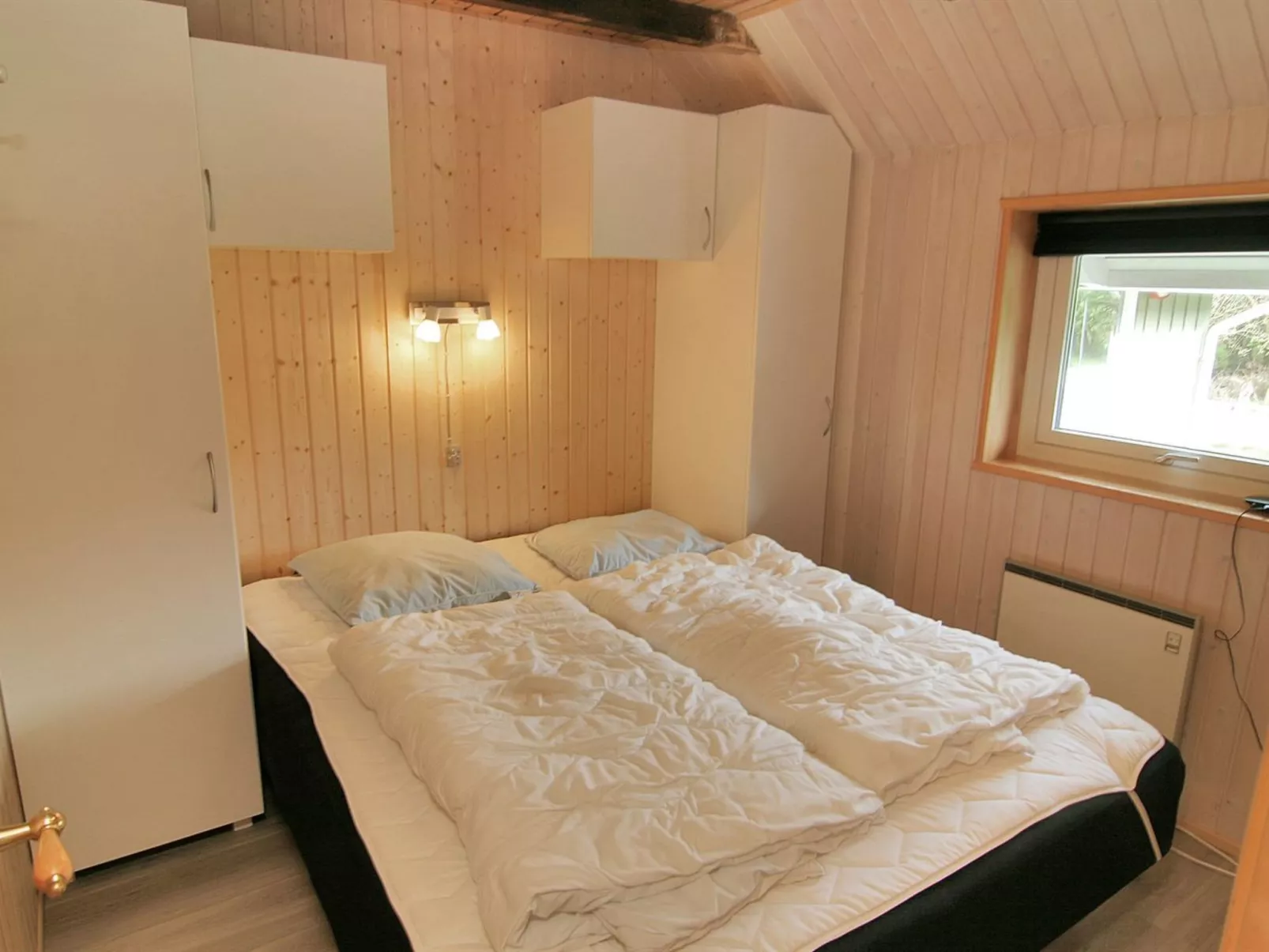 "Eghil" - 1.5km from the sea-Binnen