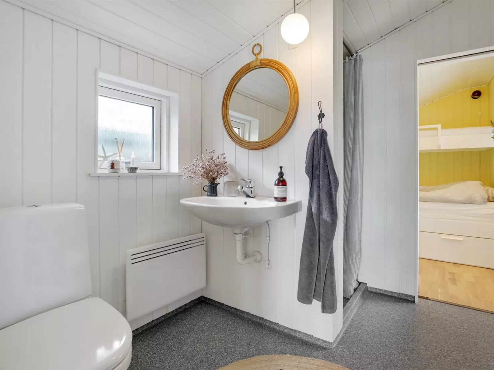 "Pedersen" - 50m from the sea-Binnen