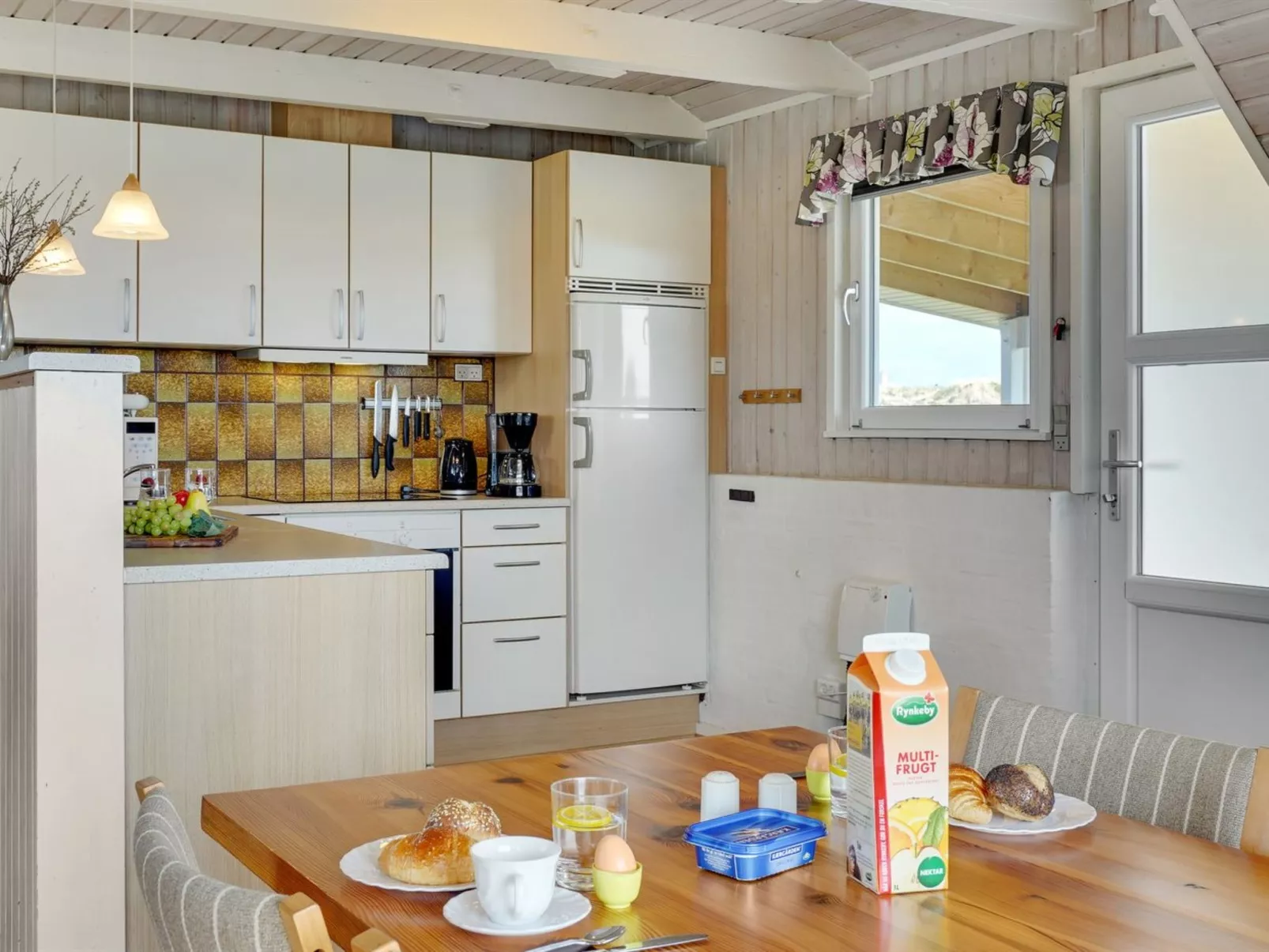 "Alleta" - 600m from the sea-Binnen