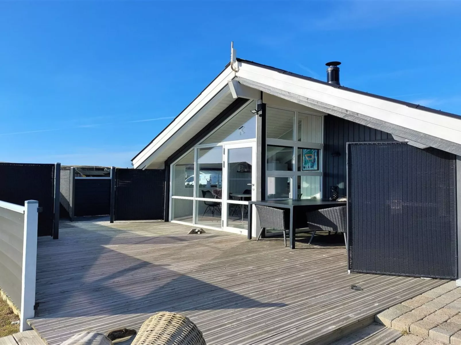 "Henning" -  from the sea-Buiten