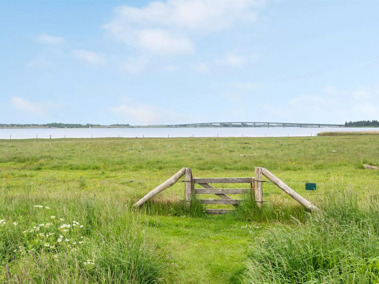 "Annesophie" - 300m to the inlet-Buiten