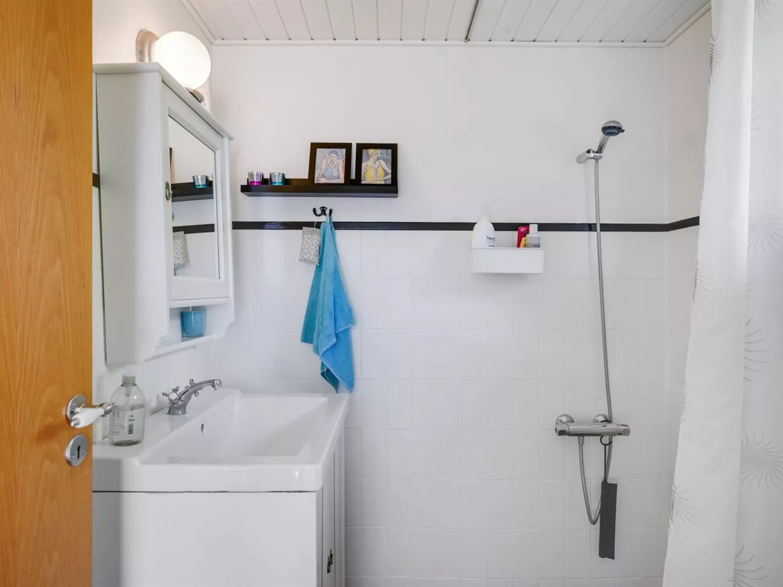 "Tona" - 300m from the sea-Binnen